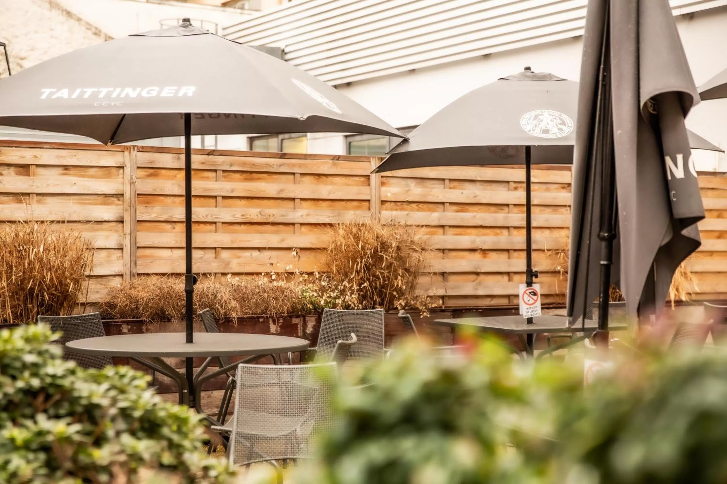 Patio in ibis Paris Porte D'Orleans