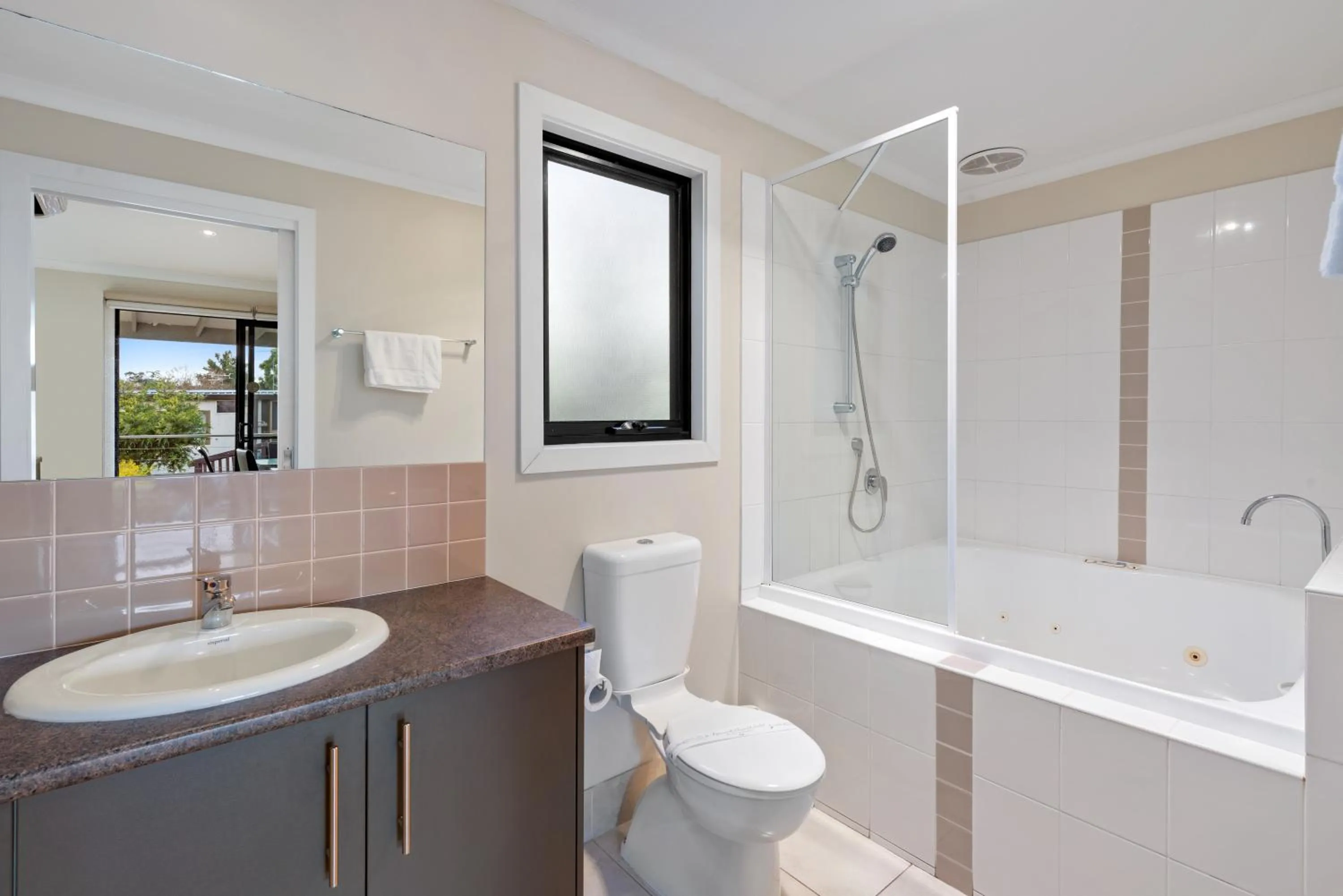 Bathroom in Discovery Parks - Geelong