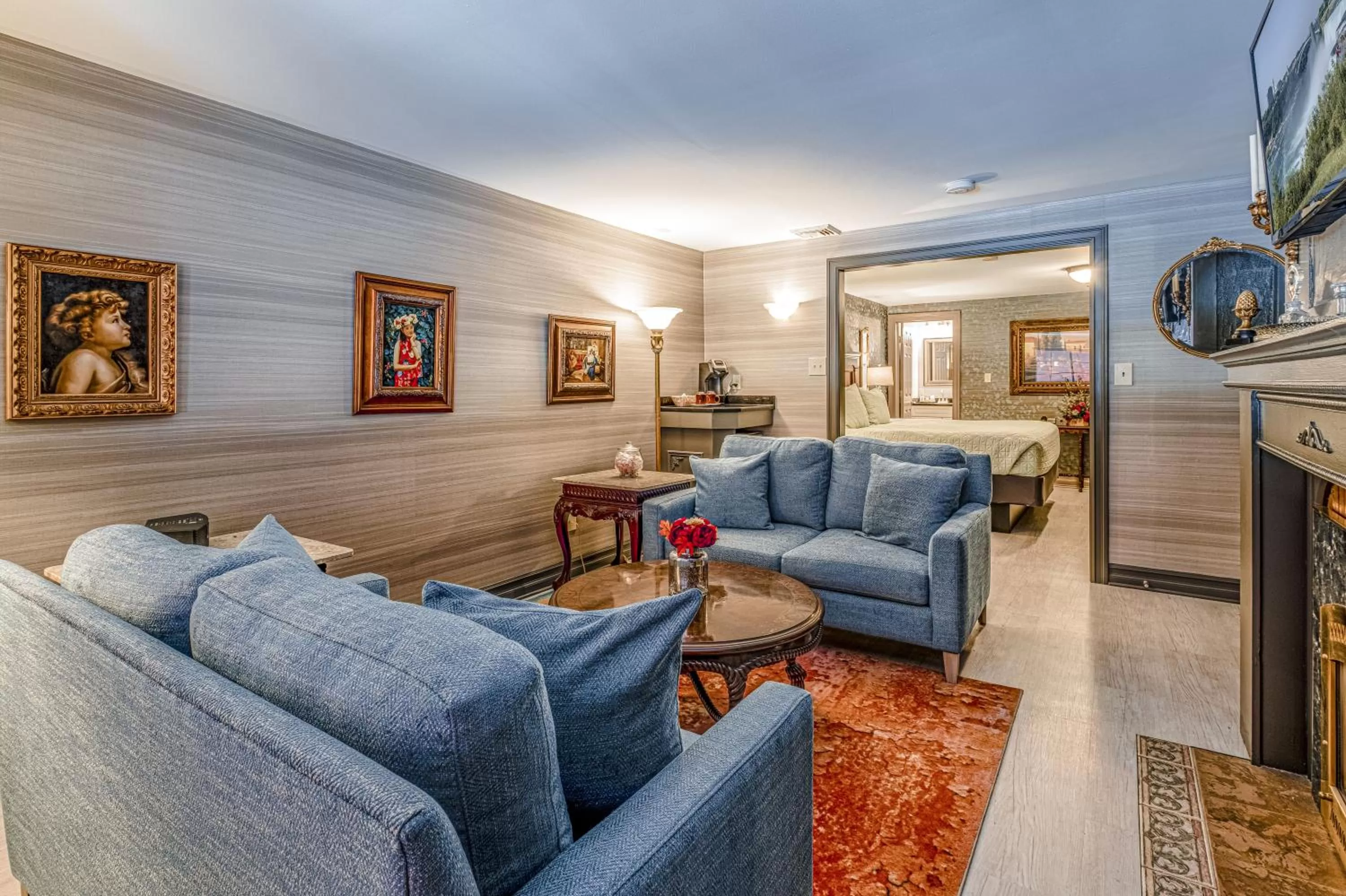 Living room in Red Coach Inn
