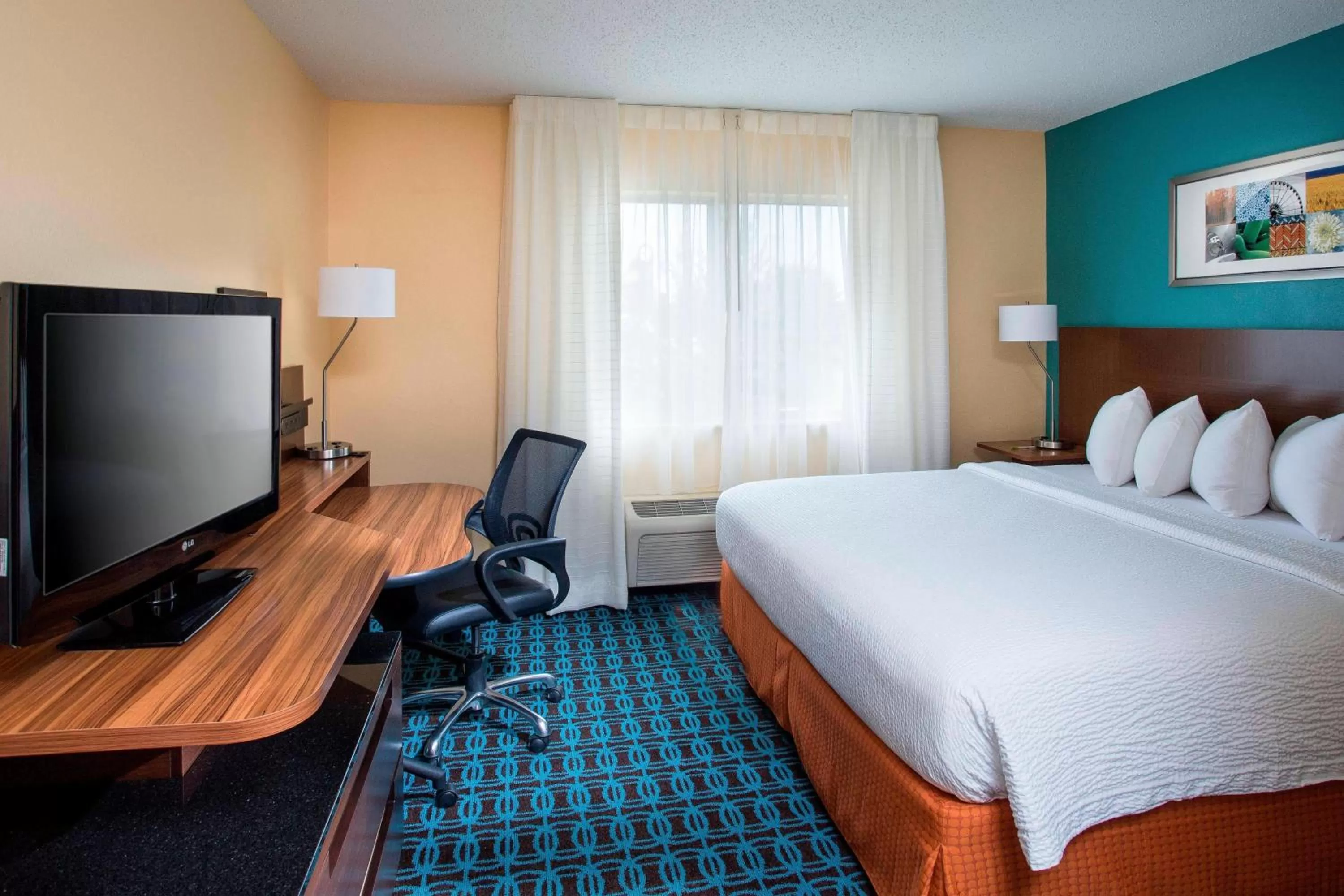 King Room with Adapted Tub - Mobility and Hearing Accessible in Fairfield Inn & Suites by Marriott Branson