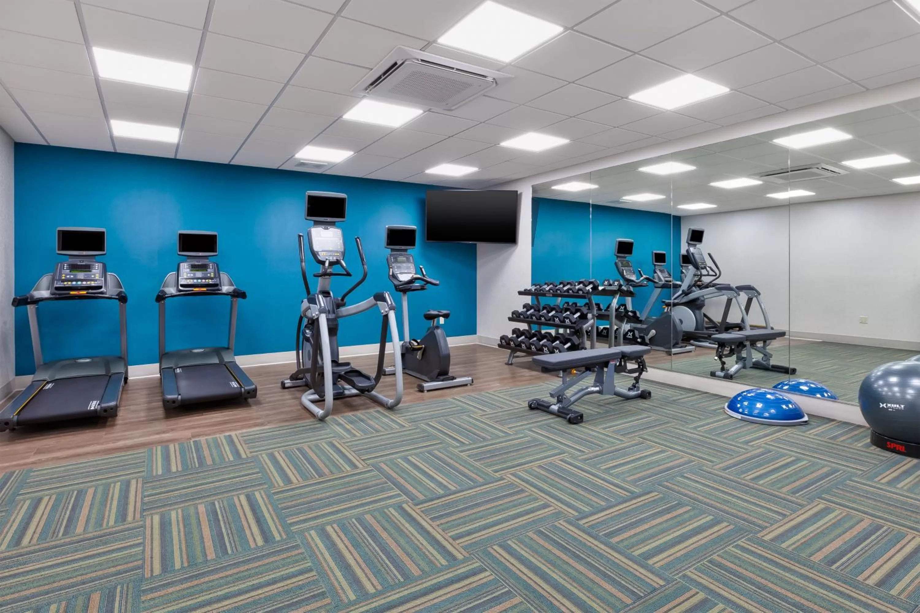 Fitness centre/facilities in Holiday Inn Express & Suites Wooster by IHG