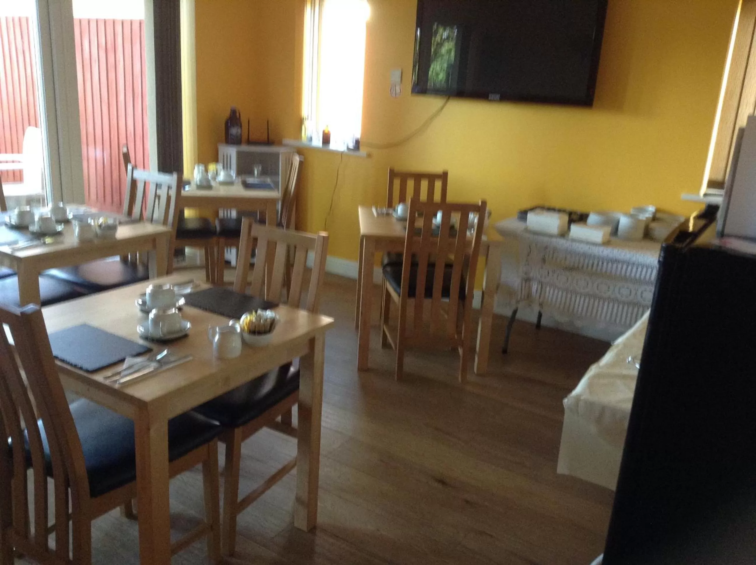 Restaurant/Places to Eat in B&B Dorwyn Manor