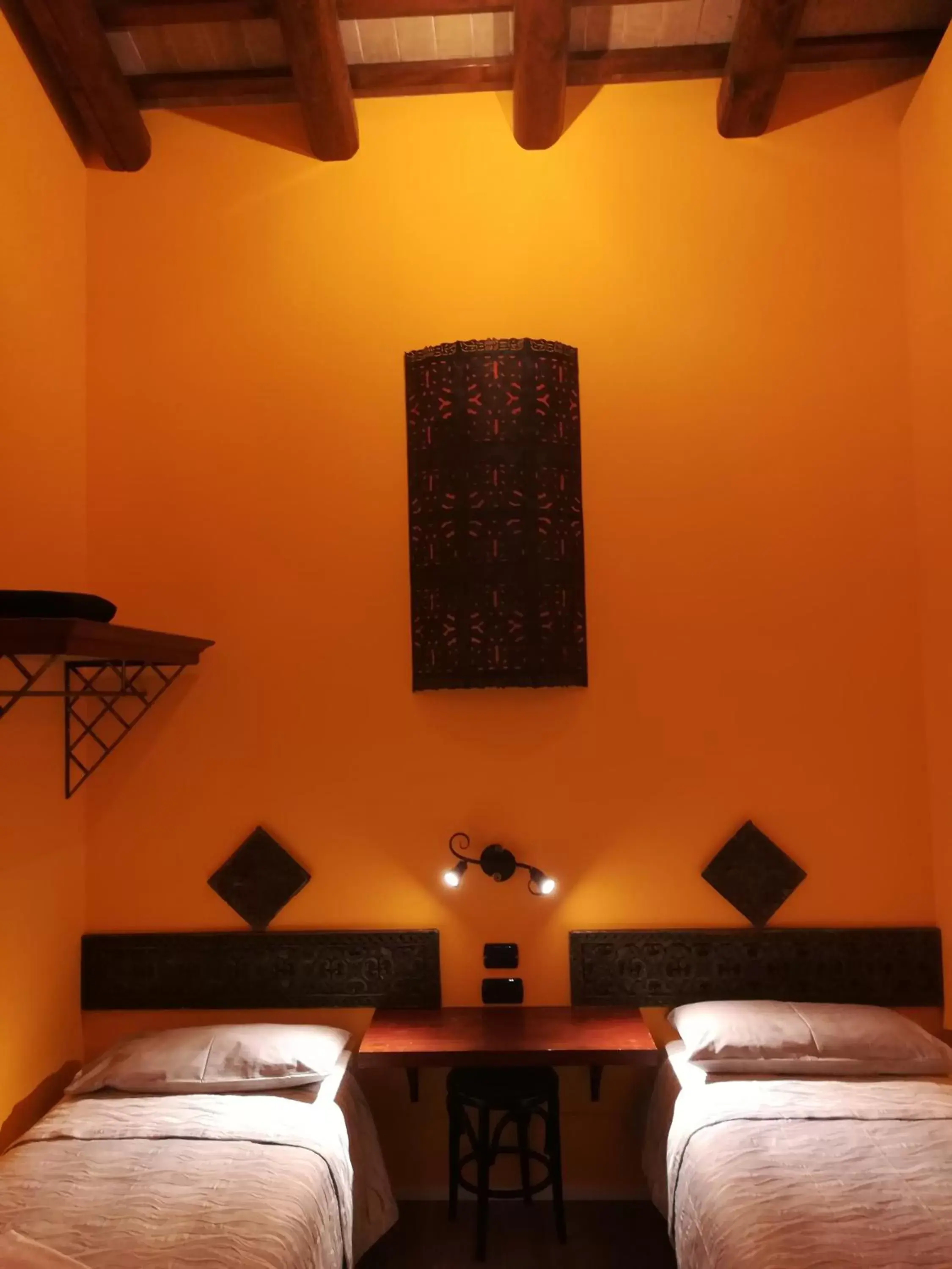 Twin Room in Casa Degli Amici Twin Room in Casa Degli Amici