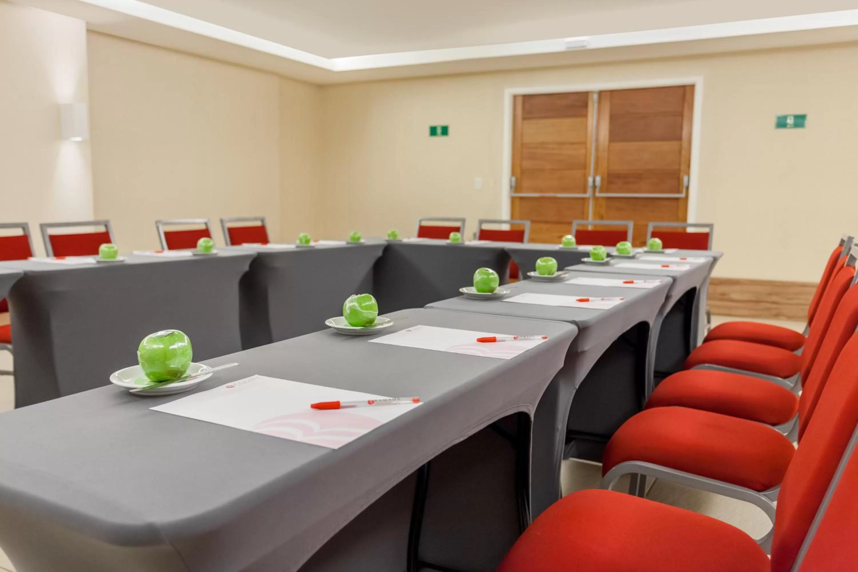 Meeting/conference room in Ramada by Wyndham Macae Hotel & Suites