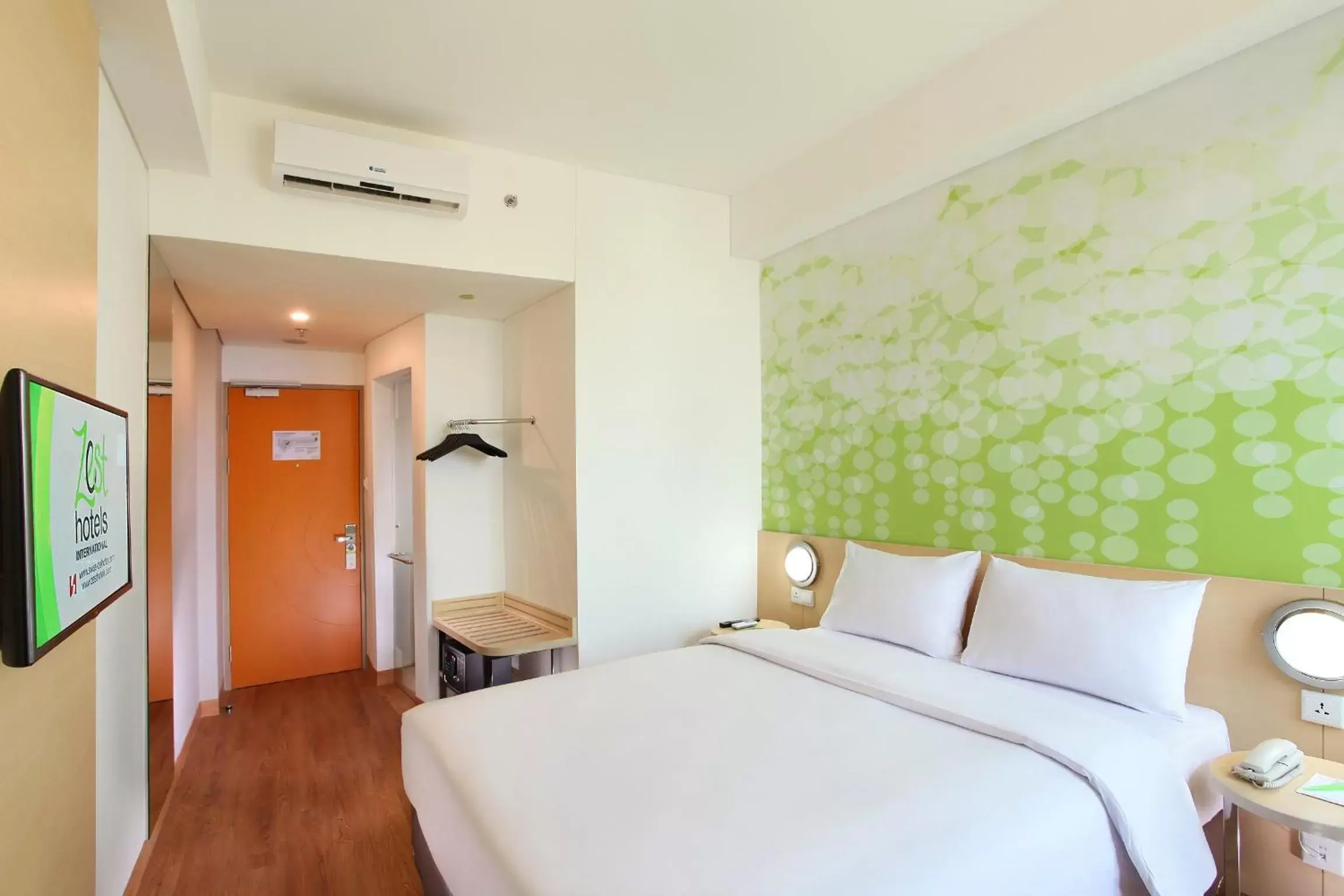 Zest Queen Room in Zest Airport Jakarta by Swiss-Belhotel International Zest Queen Room in Zest Airport Jakarta by Swiss-Belhotel International