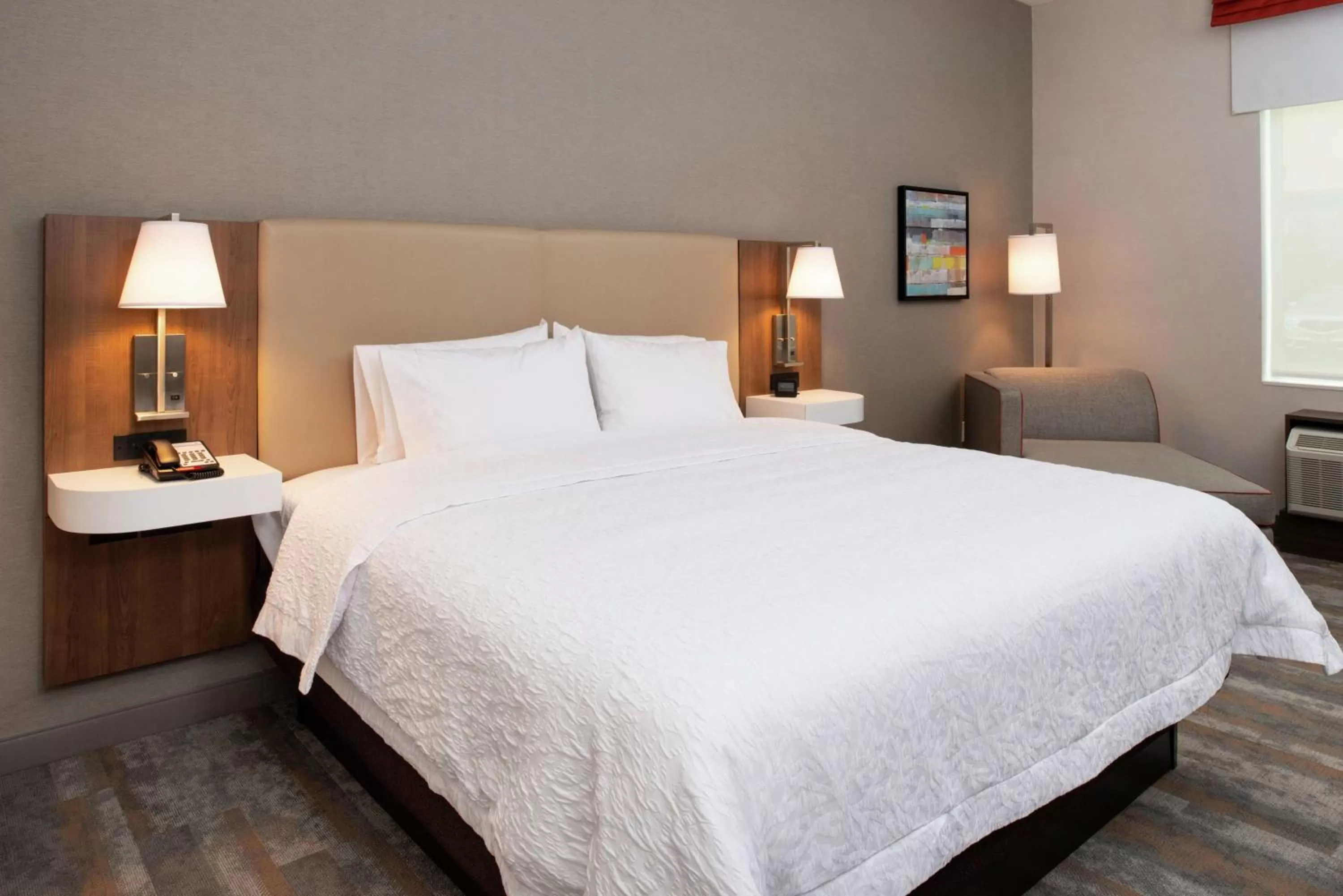 Bed in Hampton Inn & Suites Buena Park