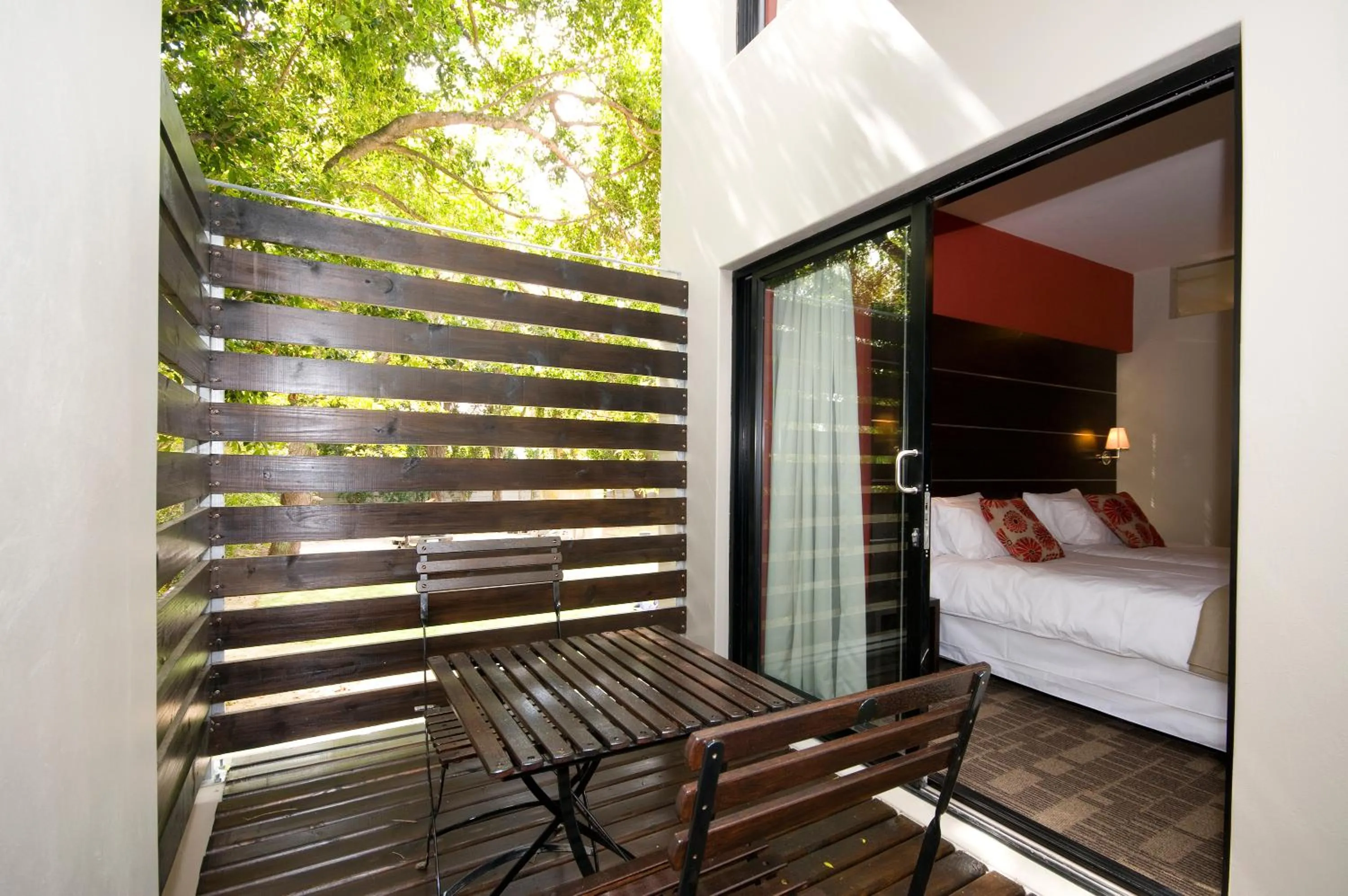 Patio, Bed in The Hub Urban Hotel