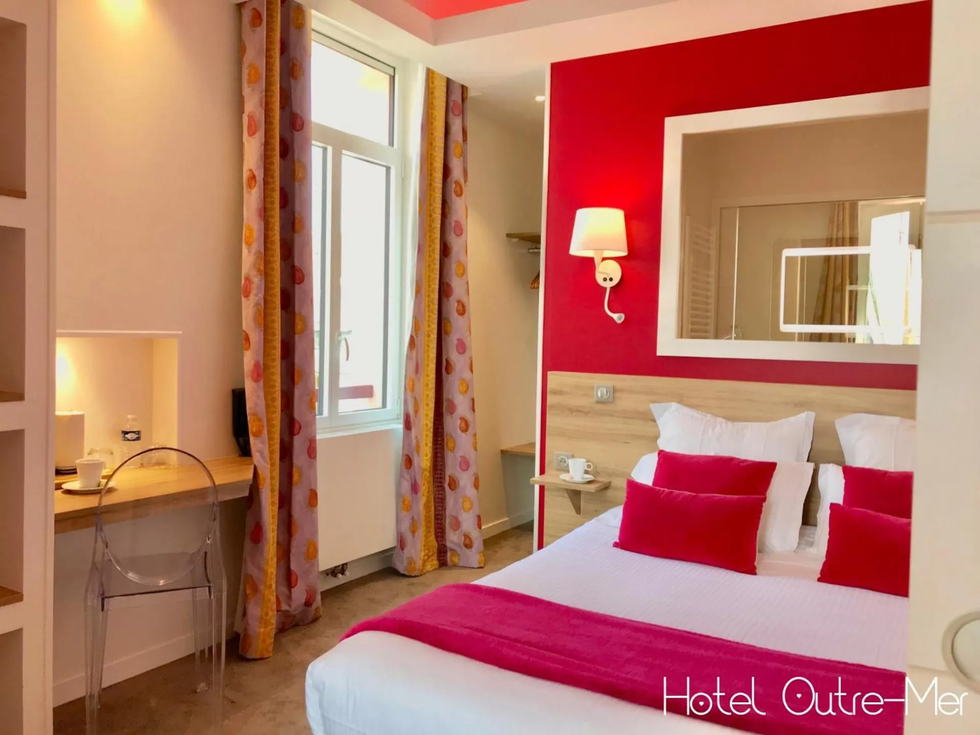 Bed in Hôtel Outre-Mer - Villa Le Couchant