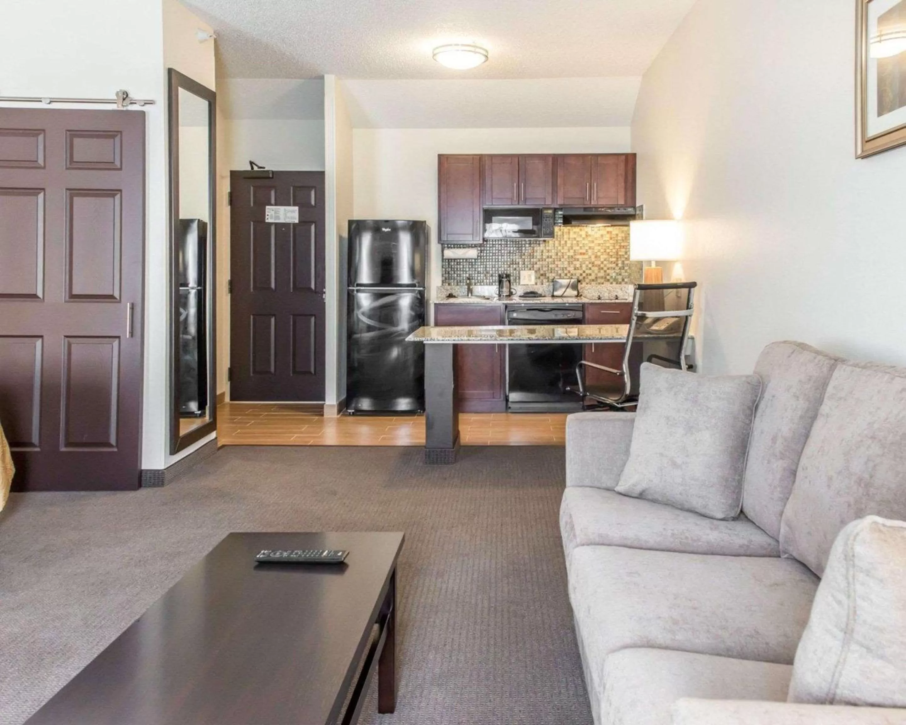 Kitchen or kitchenette in MainStay Suites Pittsburgh Airport