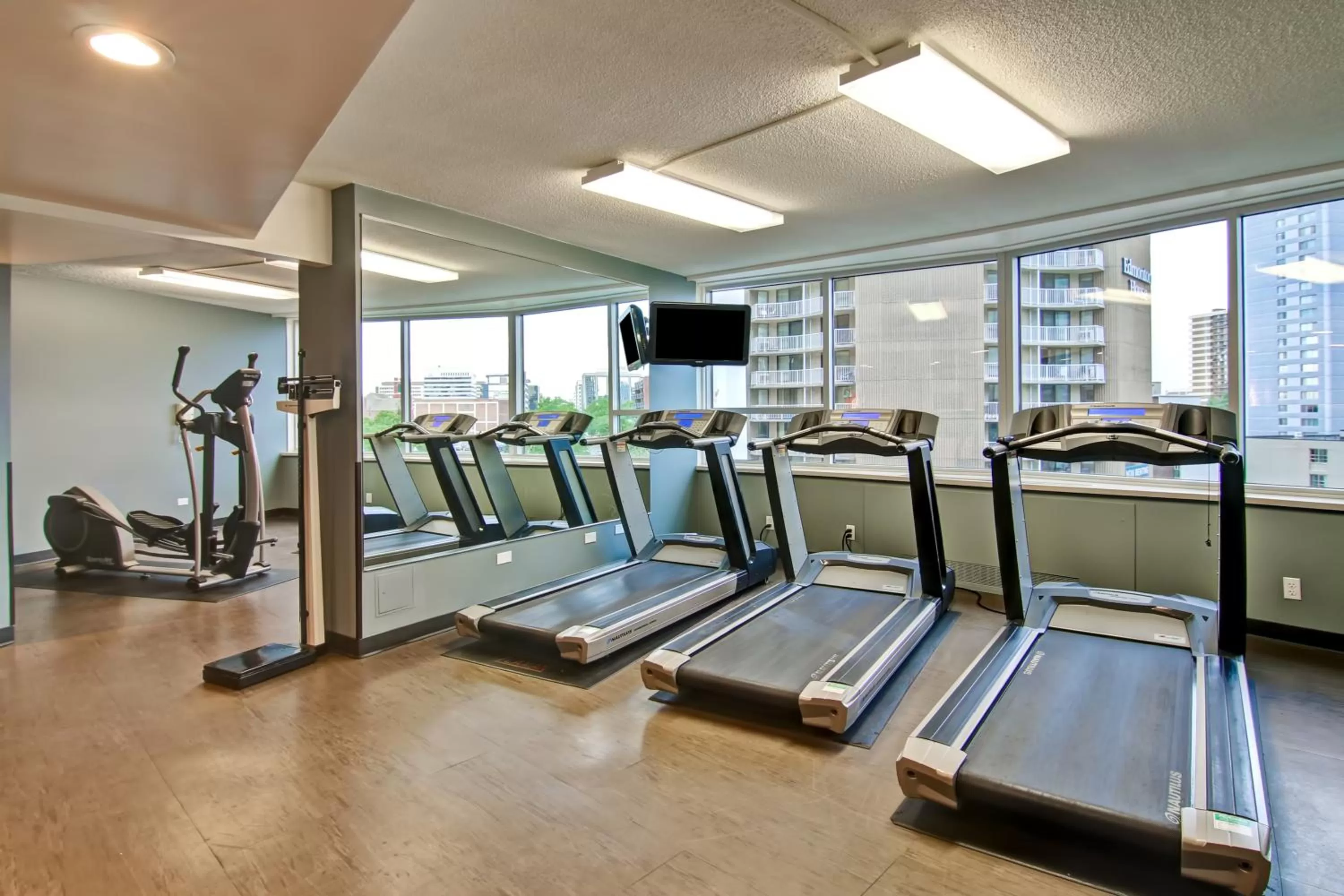 Fitness centre/facilities in Chateau Lacombe Hotel
