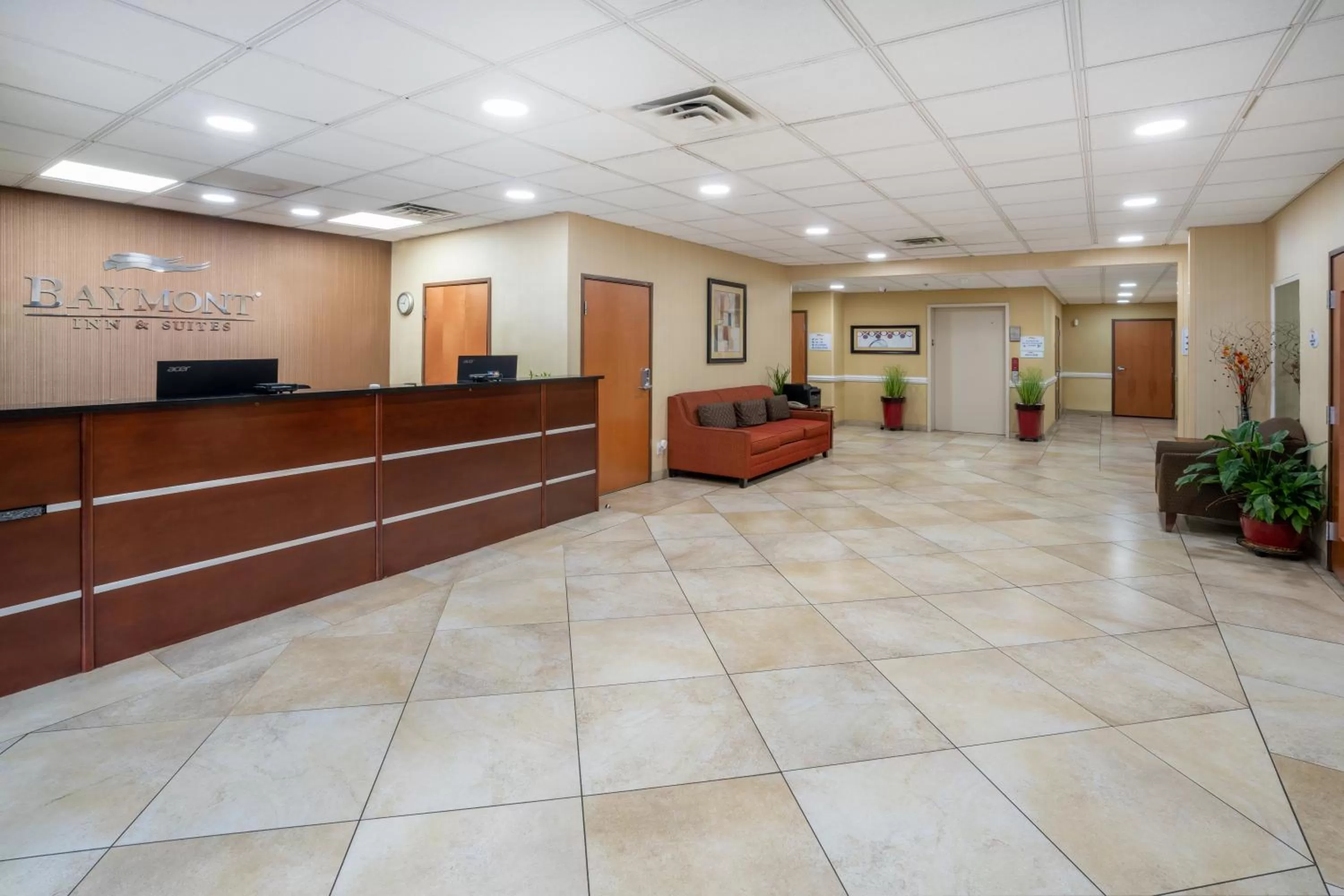 Lobby or reception in Baymont by Wyndham Savannah South