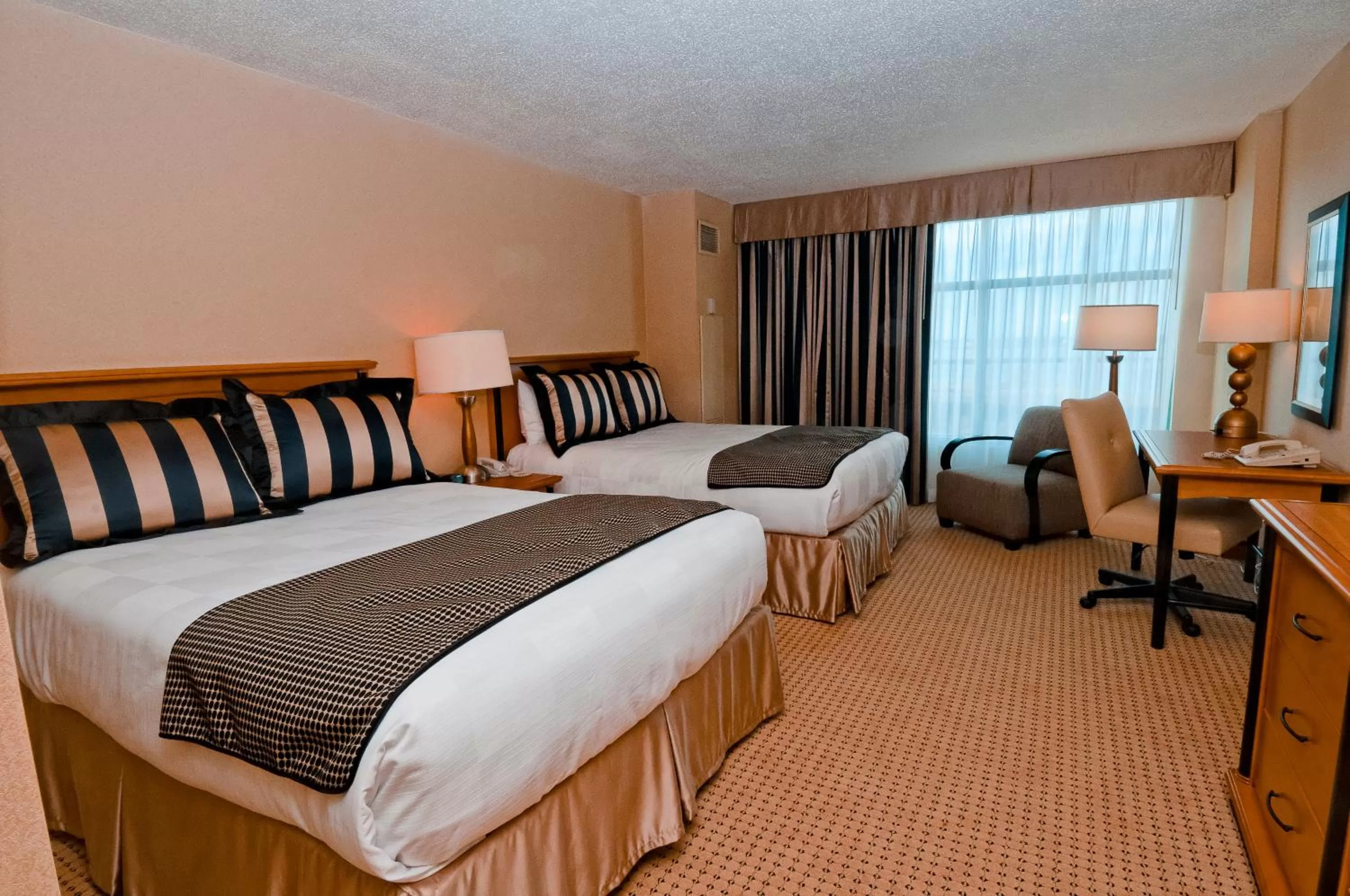 Photo of the whole room, Bed in Hollywood Casino Gulf Coast