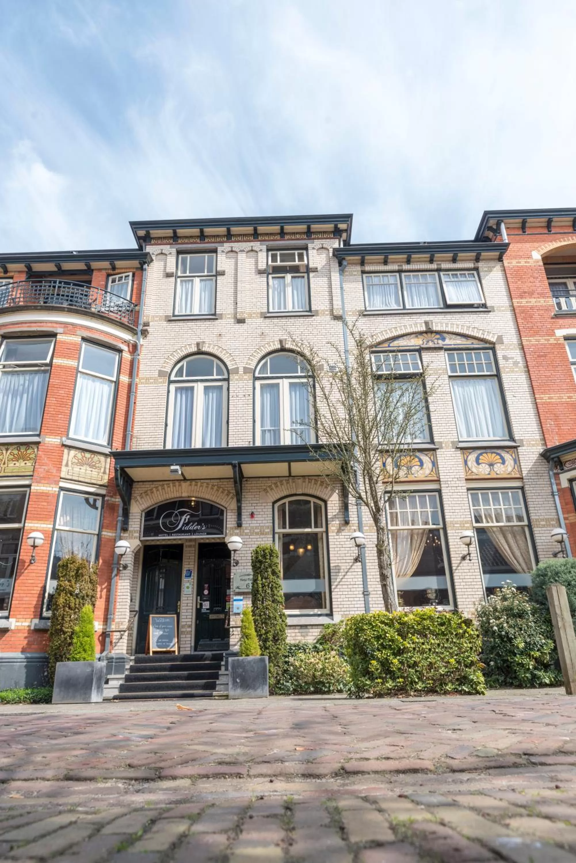 Property building in Hotel Fidder - Patrick's Whisky Bar