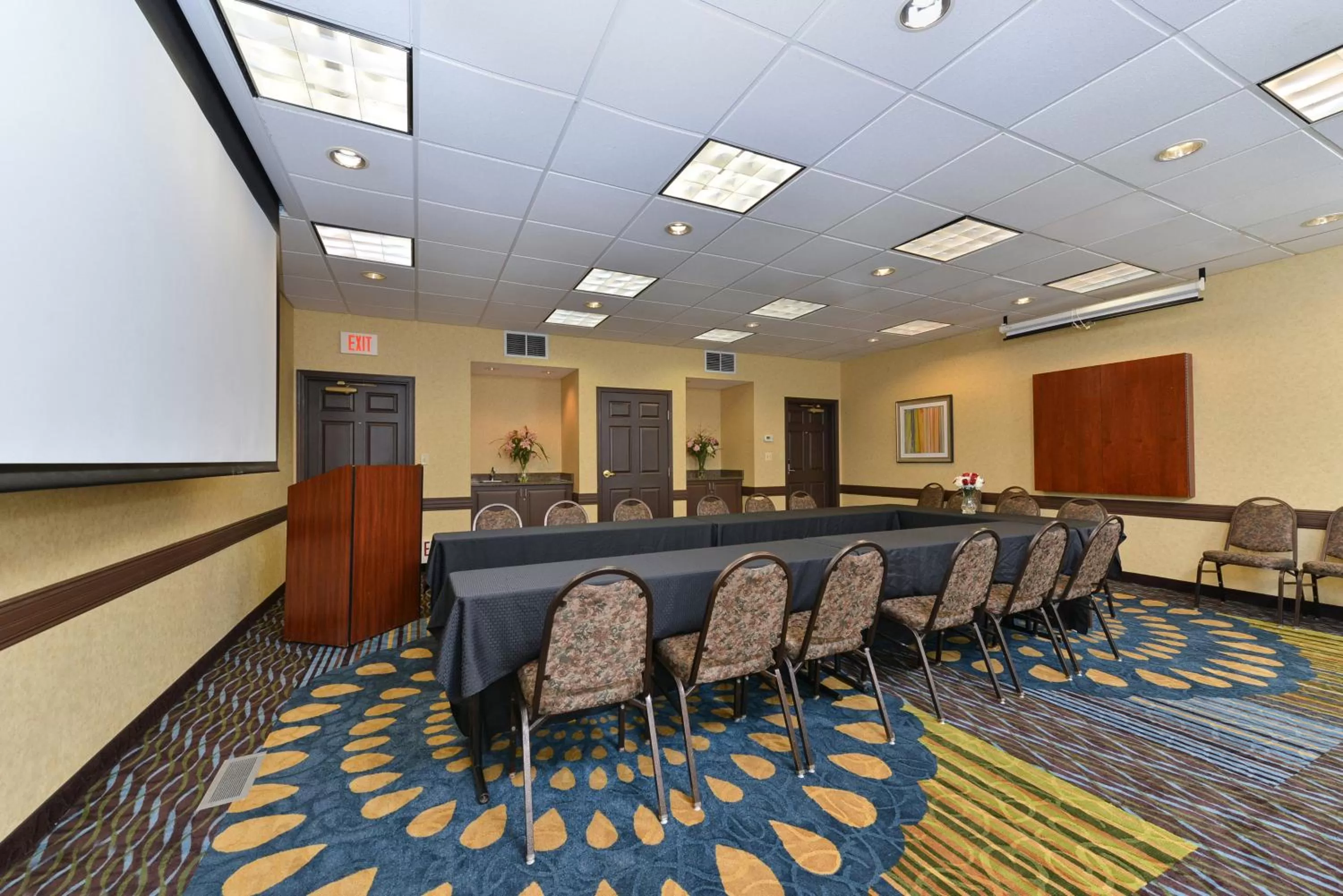 Meeting/conference room in Holiday Inn Express St. Paul South - Inver Grove Heights by IHG