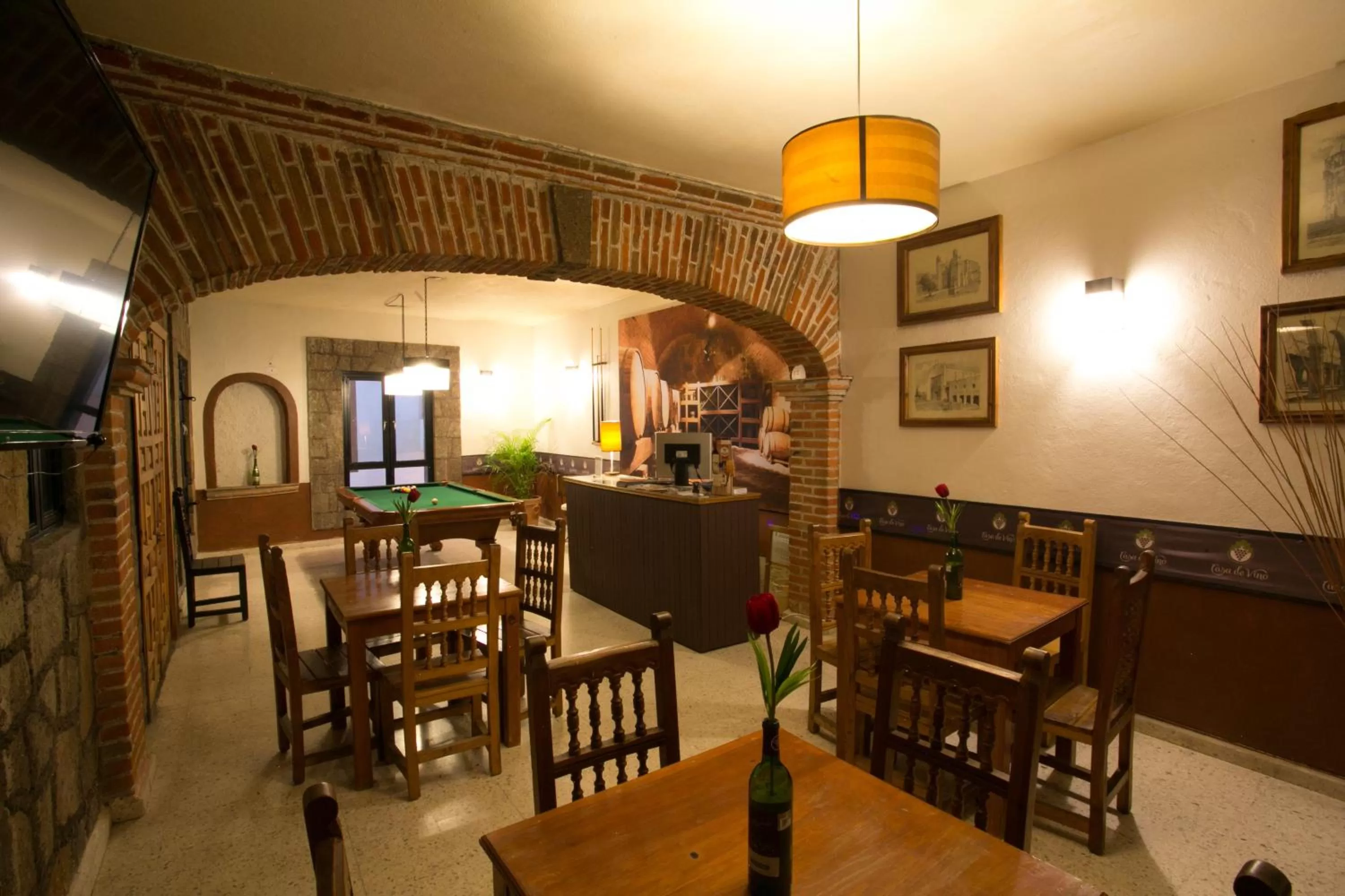 Restaurant/places to eat in Hotel Casa de Vino