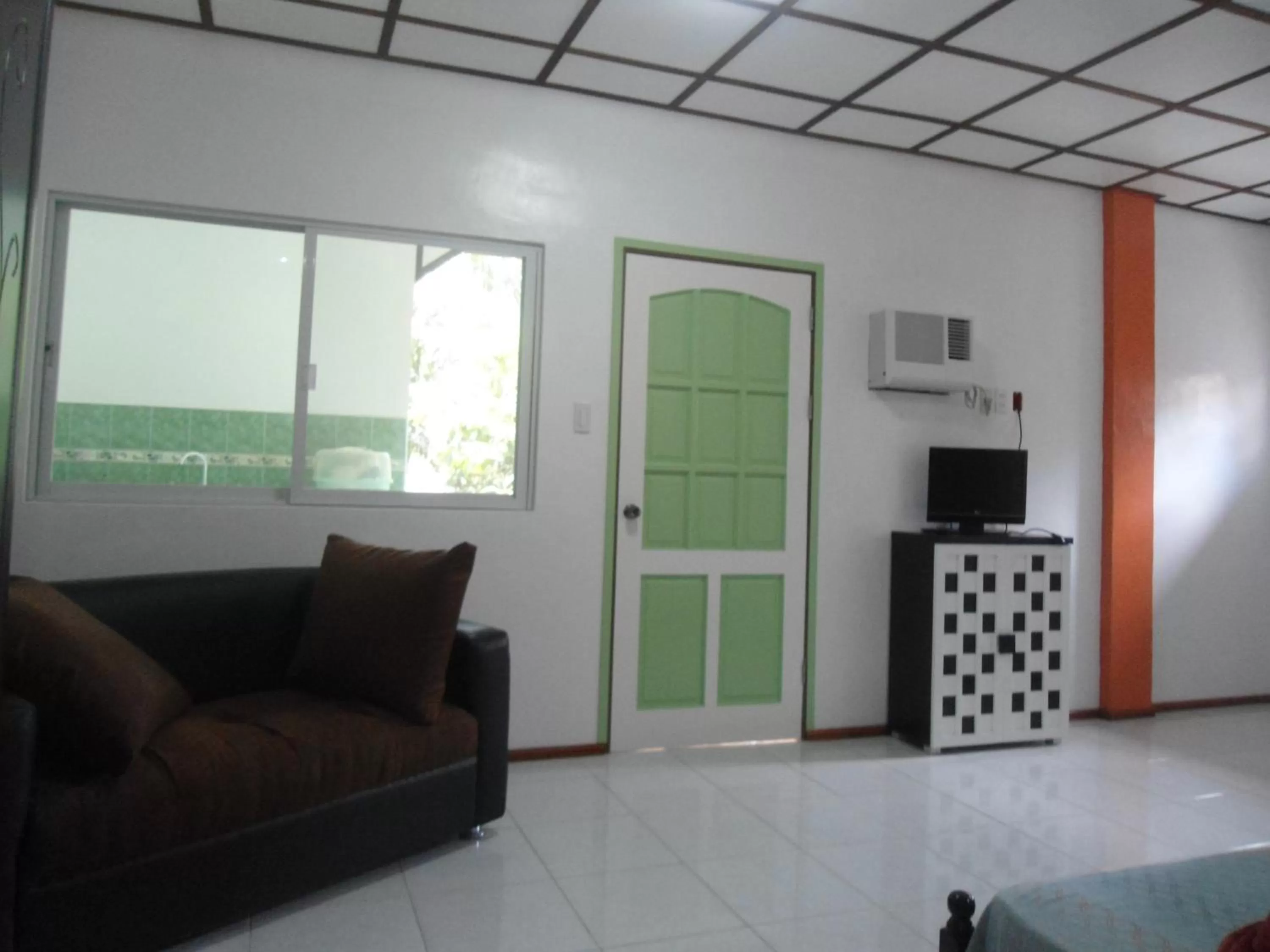 Living room in Menchu's Pension House