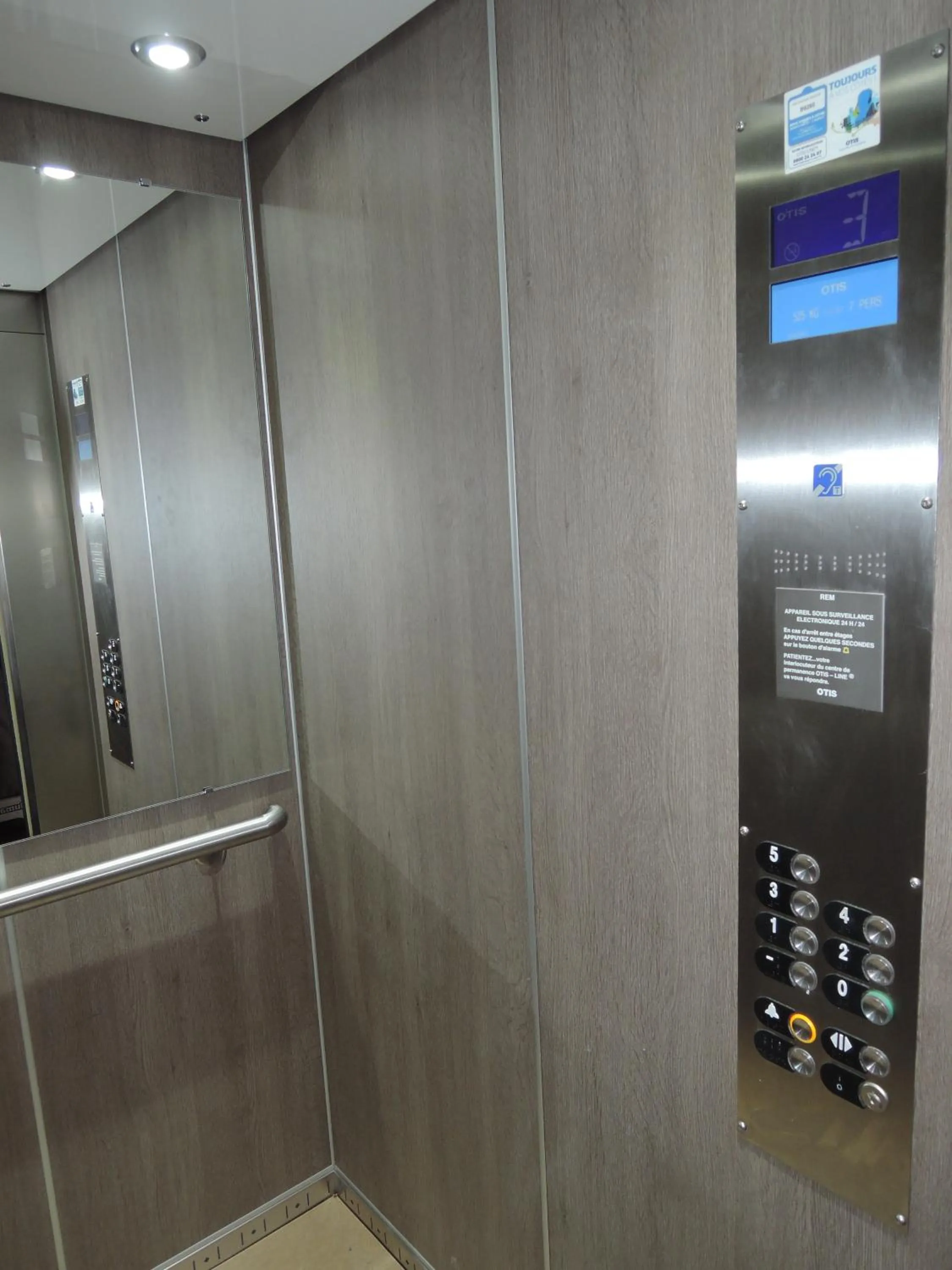 Decorative detail in Hôtel Les Brises