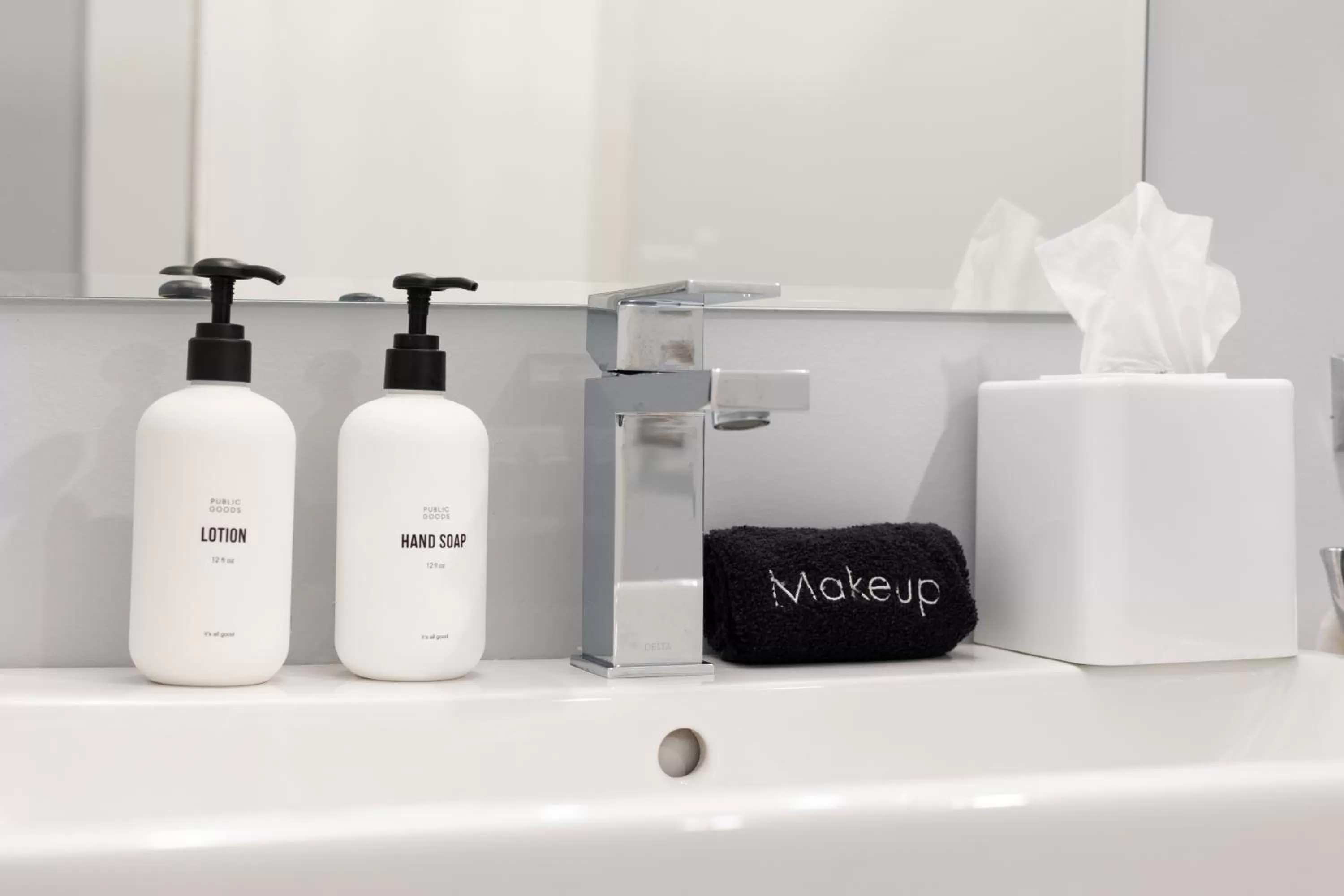 Bathroom in The Ledger Residences by Sosuite - Old City