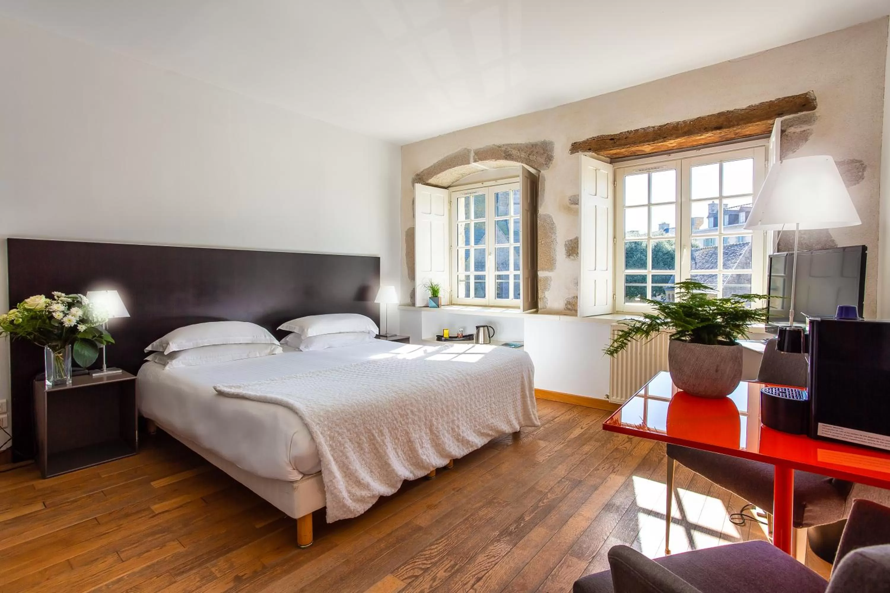 Landmark view, Bed in Hotel Le Temps De Vivre