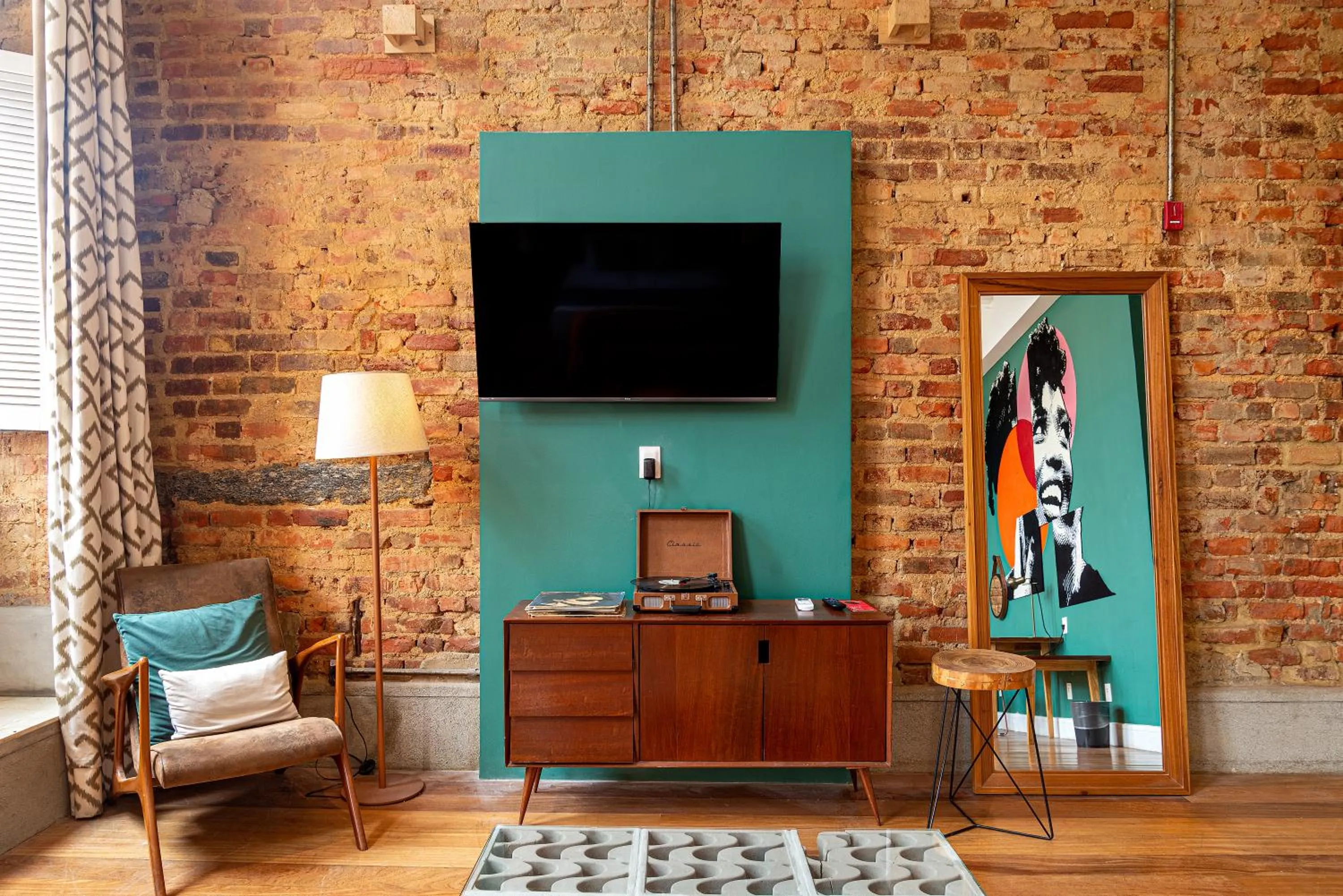 TV and multimedia in Selina Lapa Rio de Janeiro