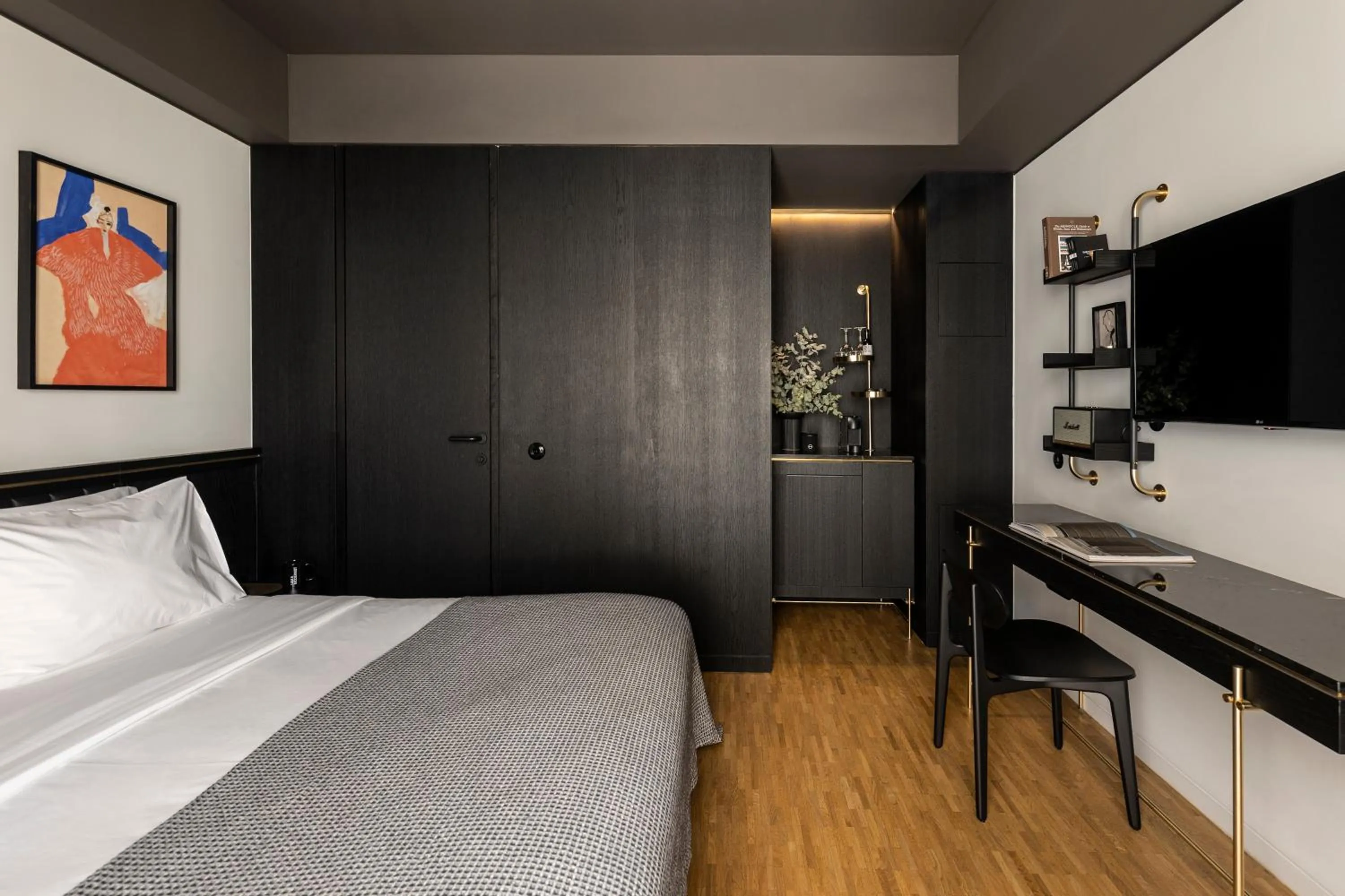 Bedroom, Bed in The Modernist Athens