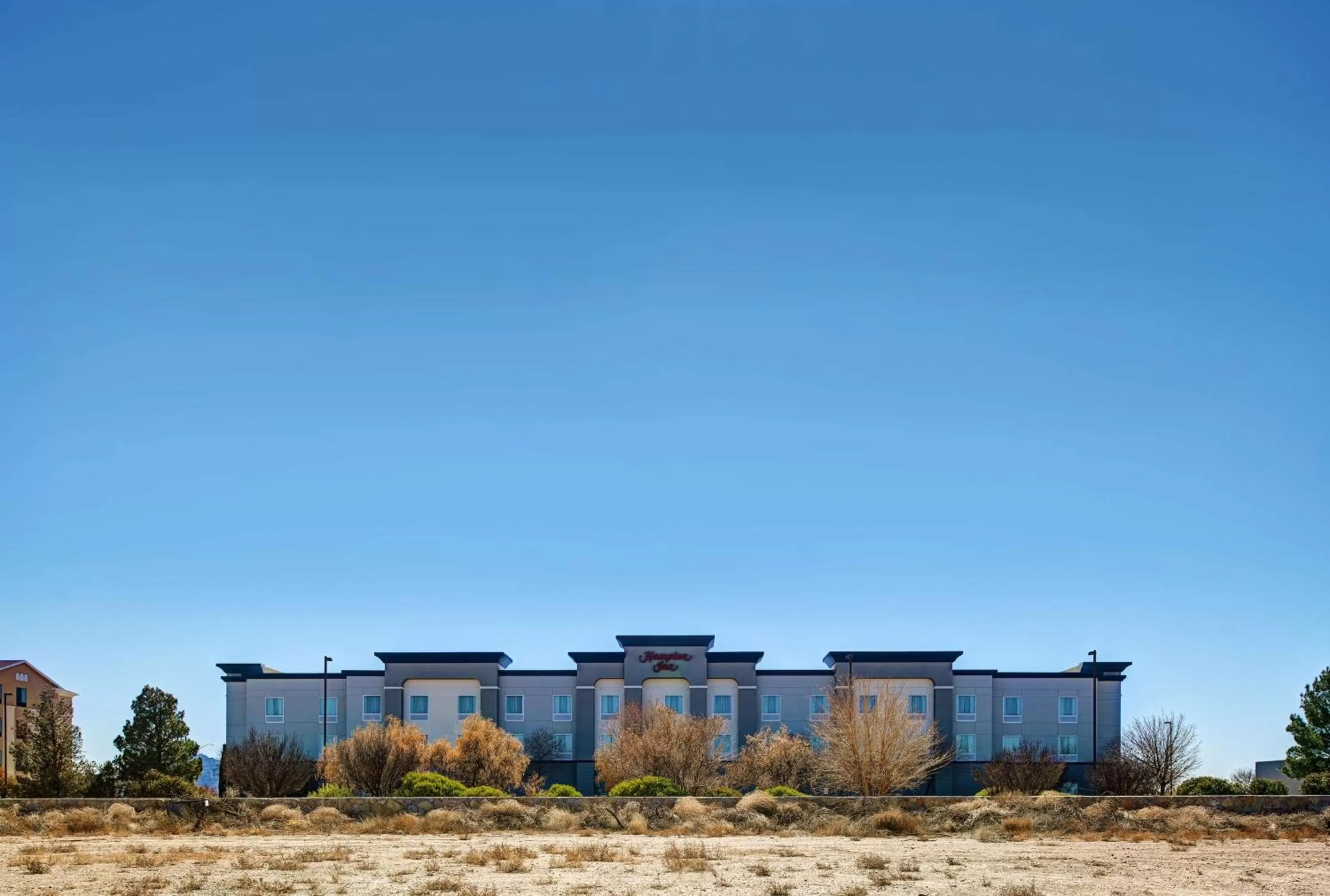 Property building in Hampton Inn Deming