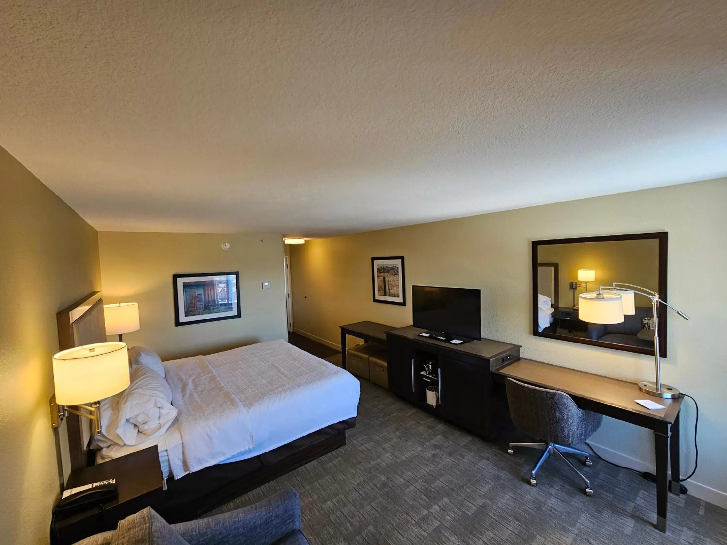 Bed in Hampton Inn Billings