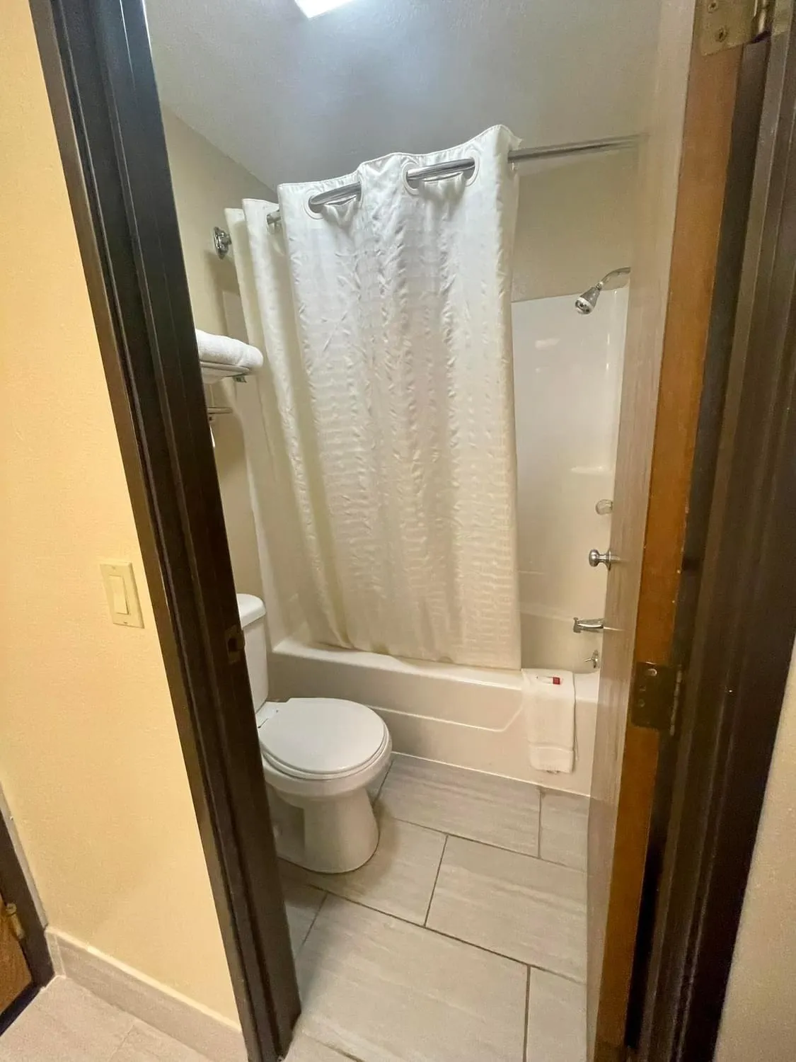 Super 8 by Wyndham Paris IL