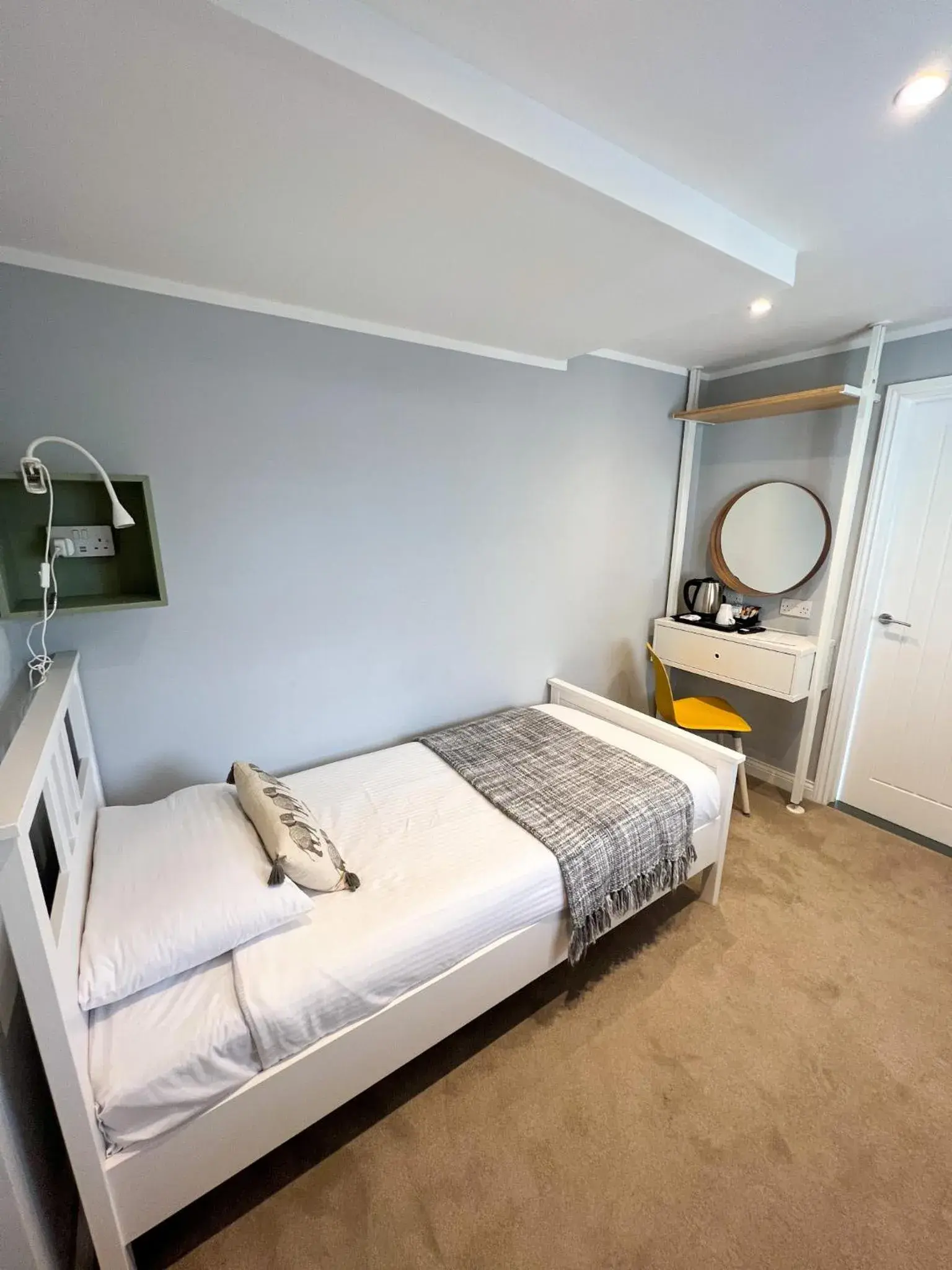 Superior Single Room - single occupancy in Bendene Townhouse - Exeter Superior Single Room - single occupancy in Bendene Townhouse - Exeter