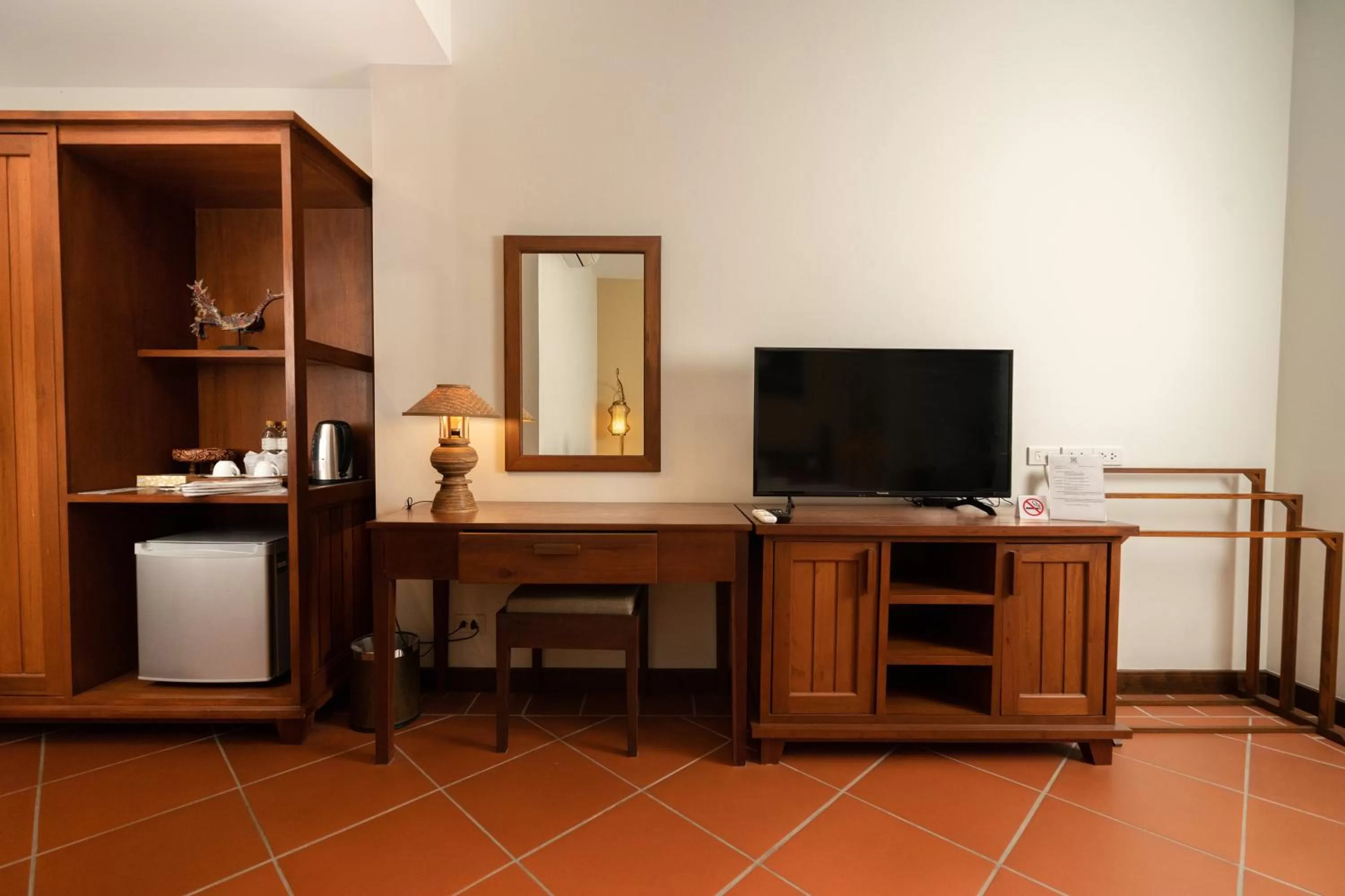 TV and multimedia in Villa Sanpakoi