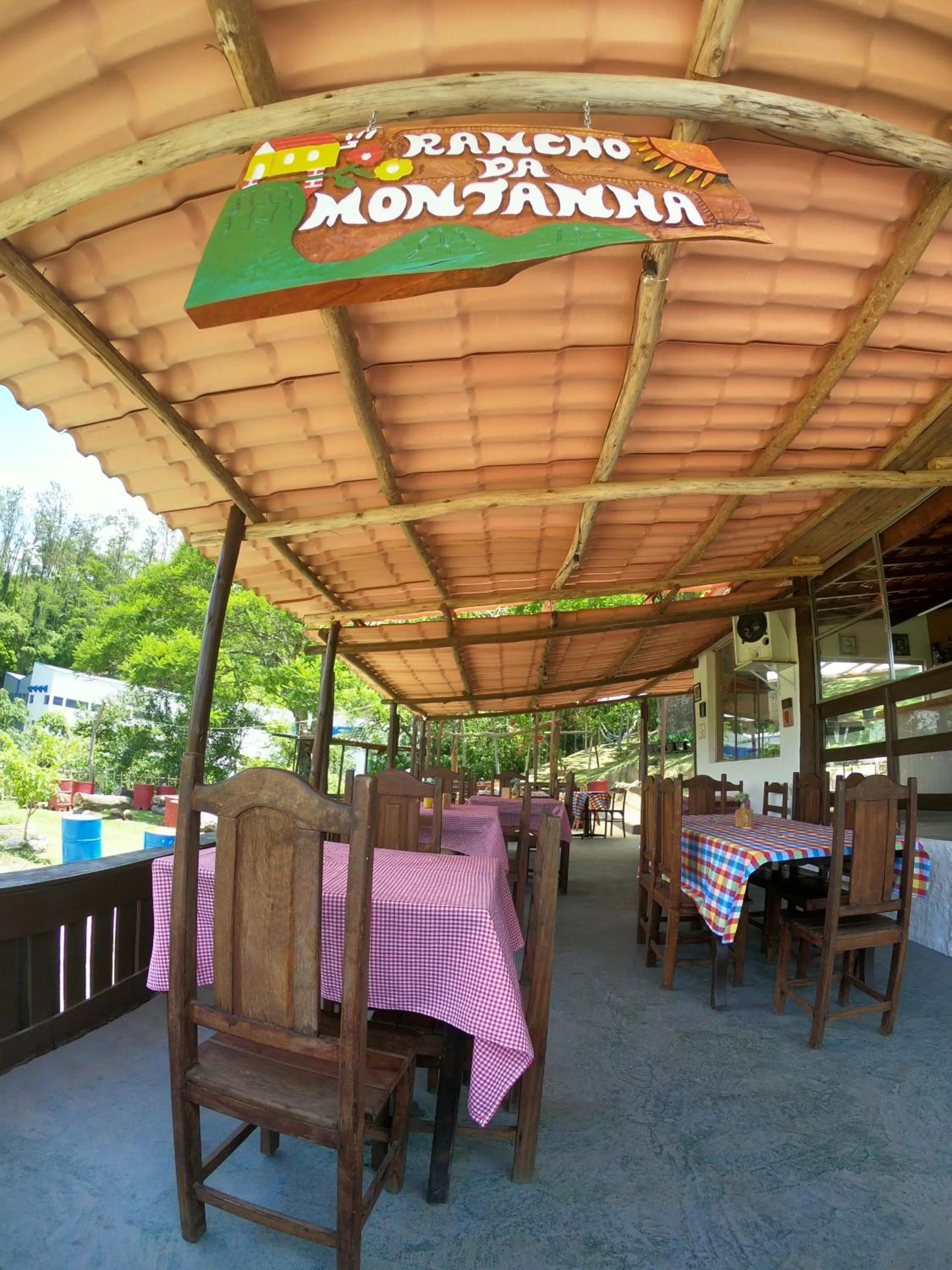 Restaurant/places to eat in Pousada Solar da Montanha