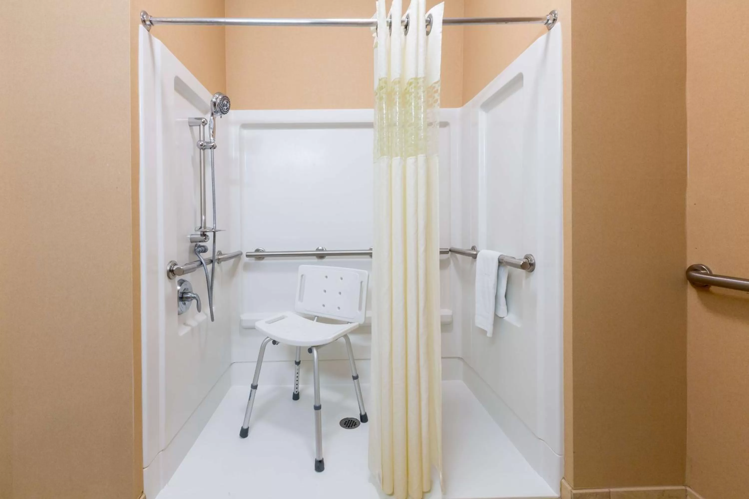 Bathroom in Hampton Inn Goshen