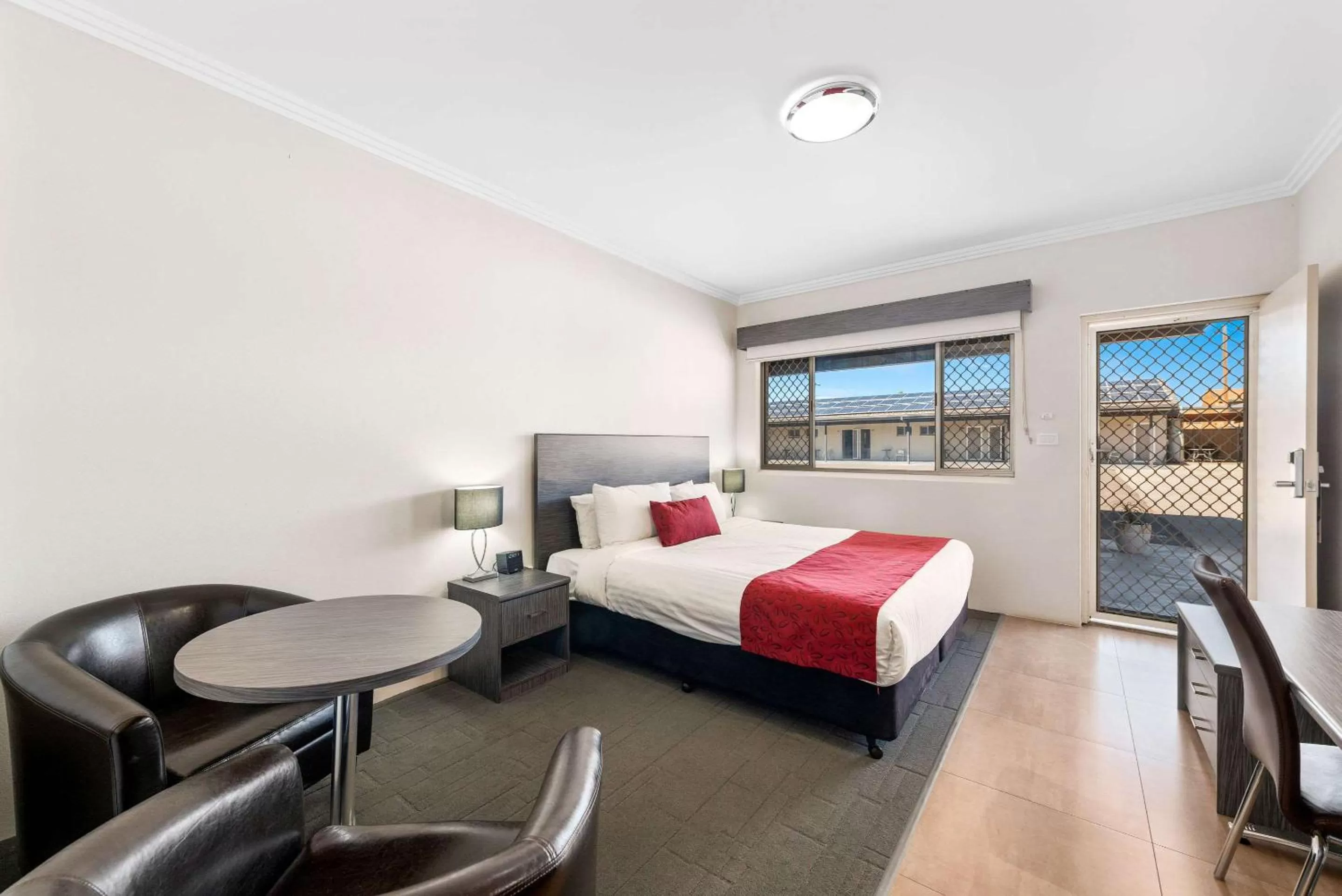 Photo of the whole room, Bed in Comfort Inn Moree