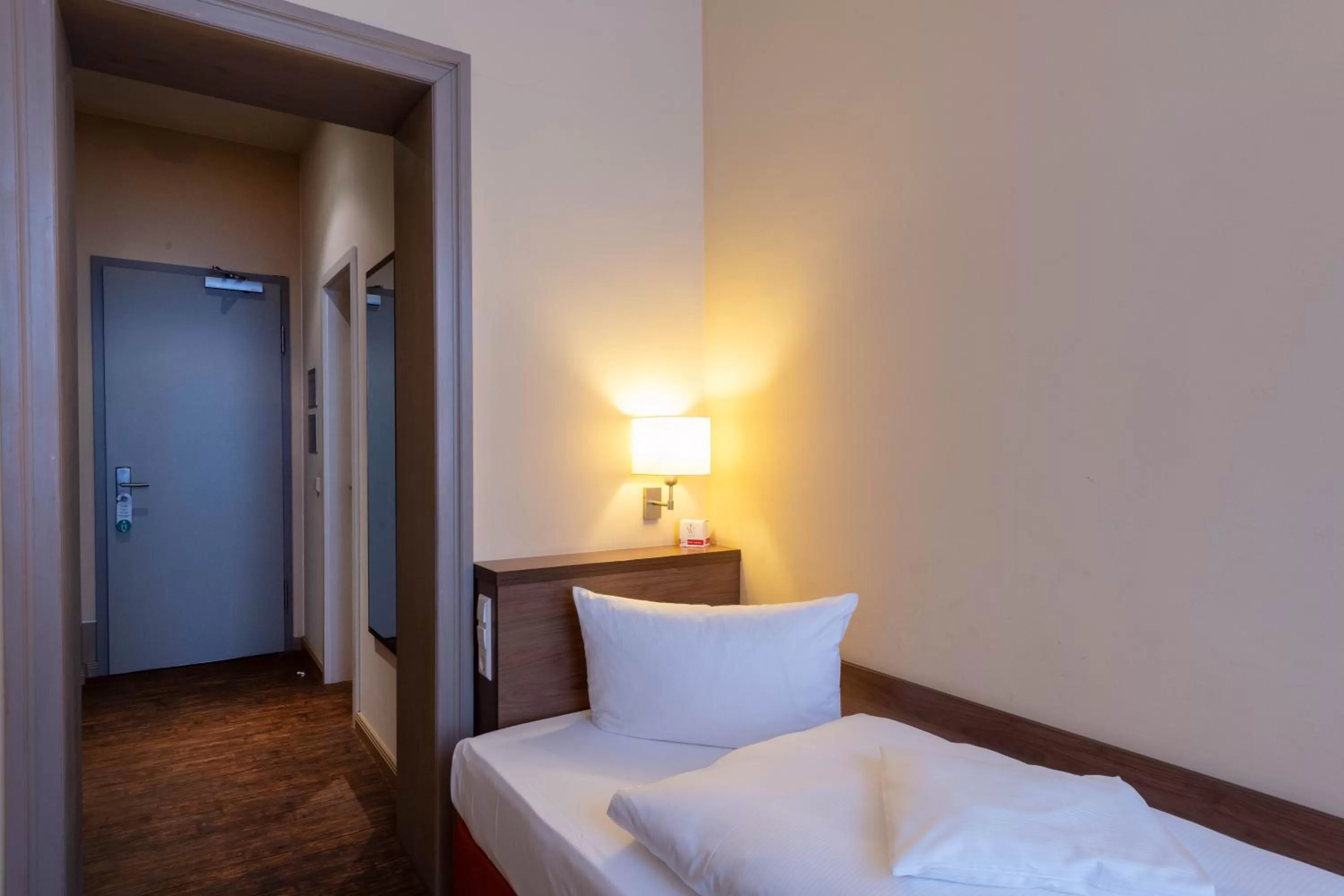 Bed in Hotel am Großen Waisenhaus