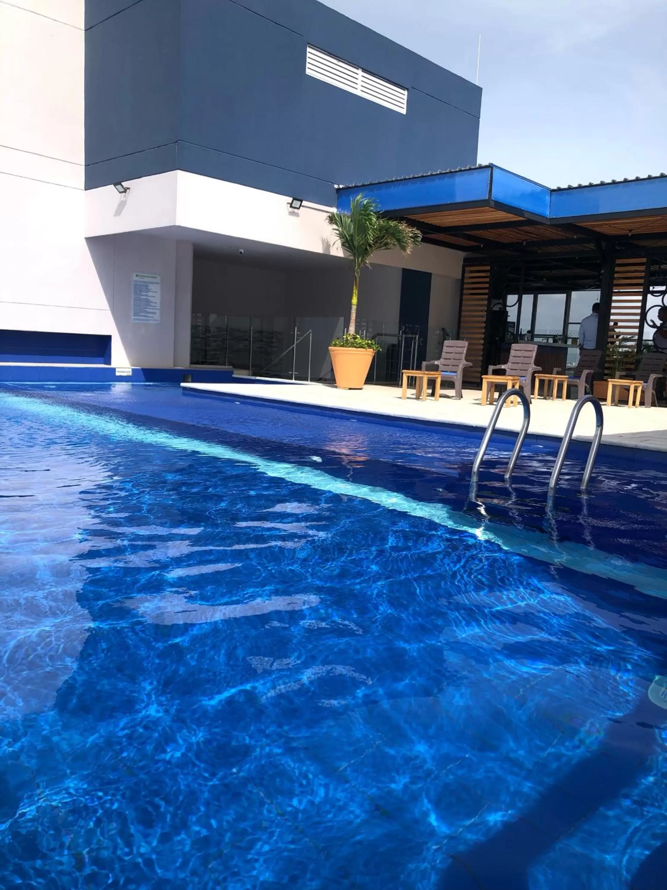 Swimming pool in Wyndham Garden Cartagena