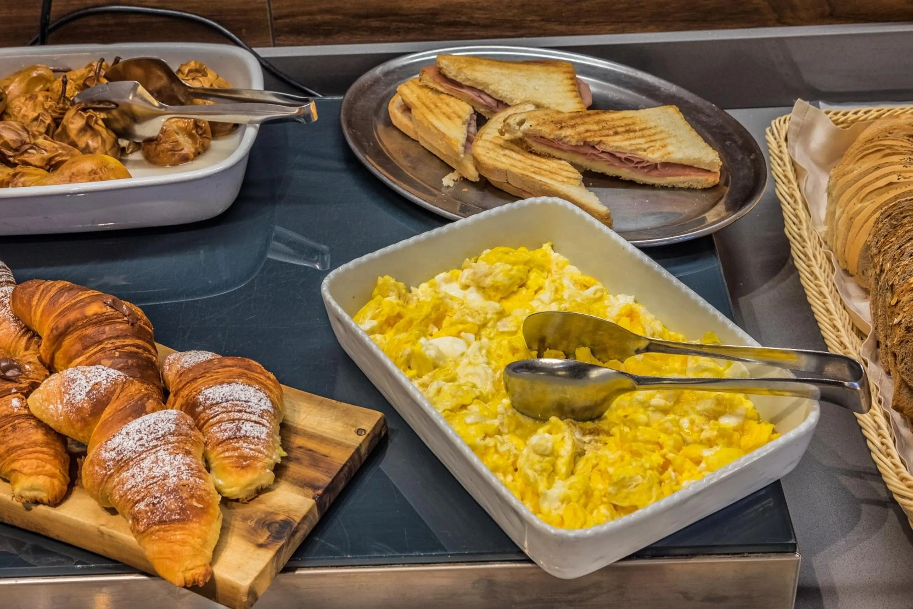 Buffet breakfast in Hotel Residence Ristorante Ramandolo