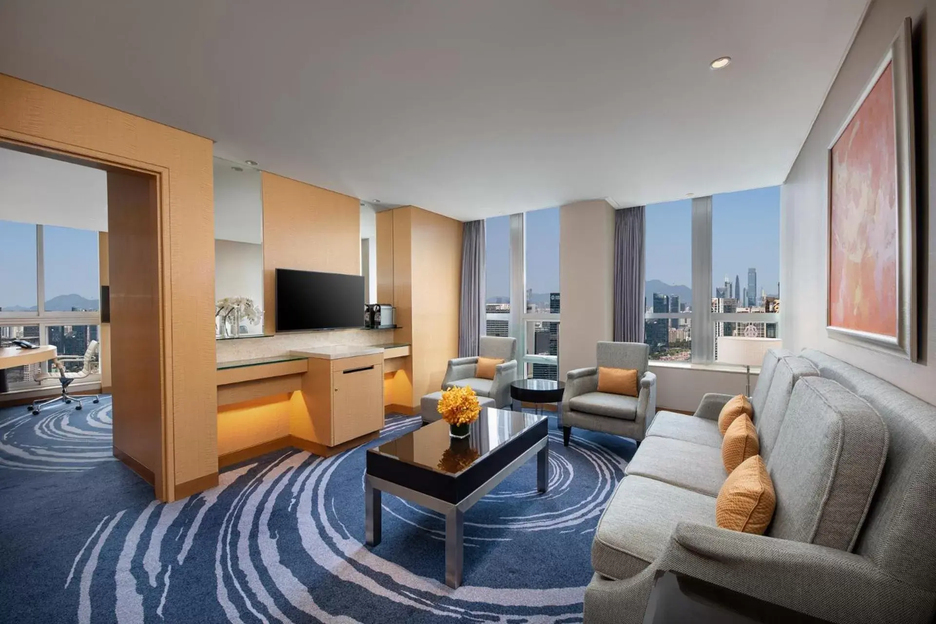 One-Bedroom King Suite in Crowne Plaza Shenzhen Futian One-Bedroom King Suite in Crowne Plaza Shenzhen Futian