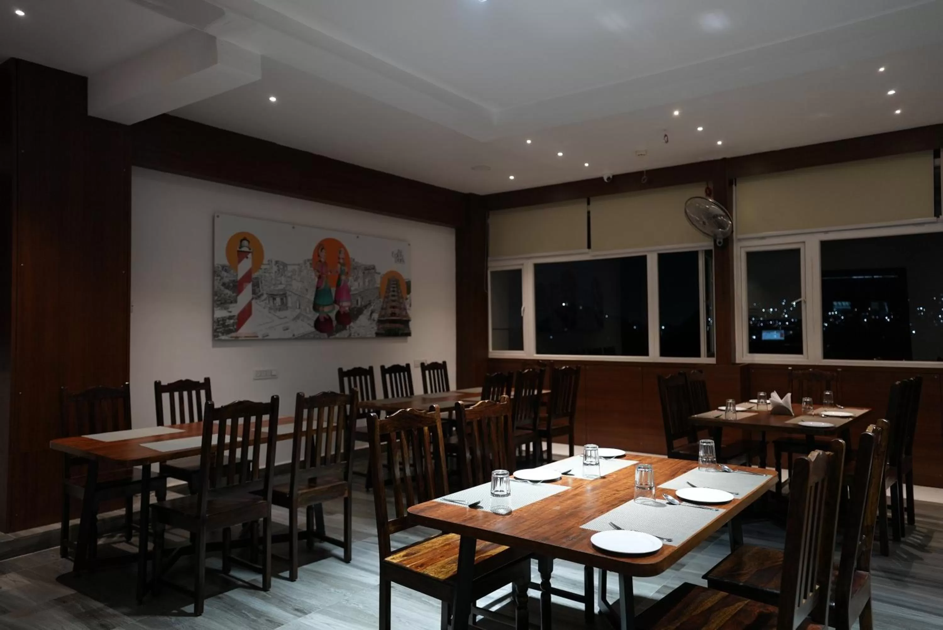 Restaurant/places to eat in Eden Park Boutique Hotel