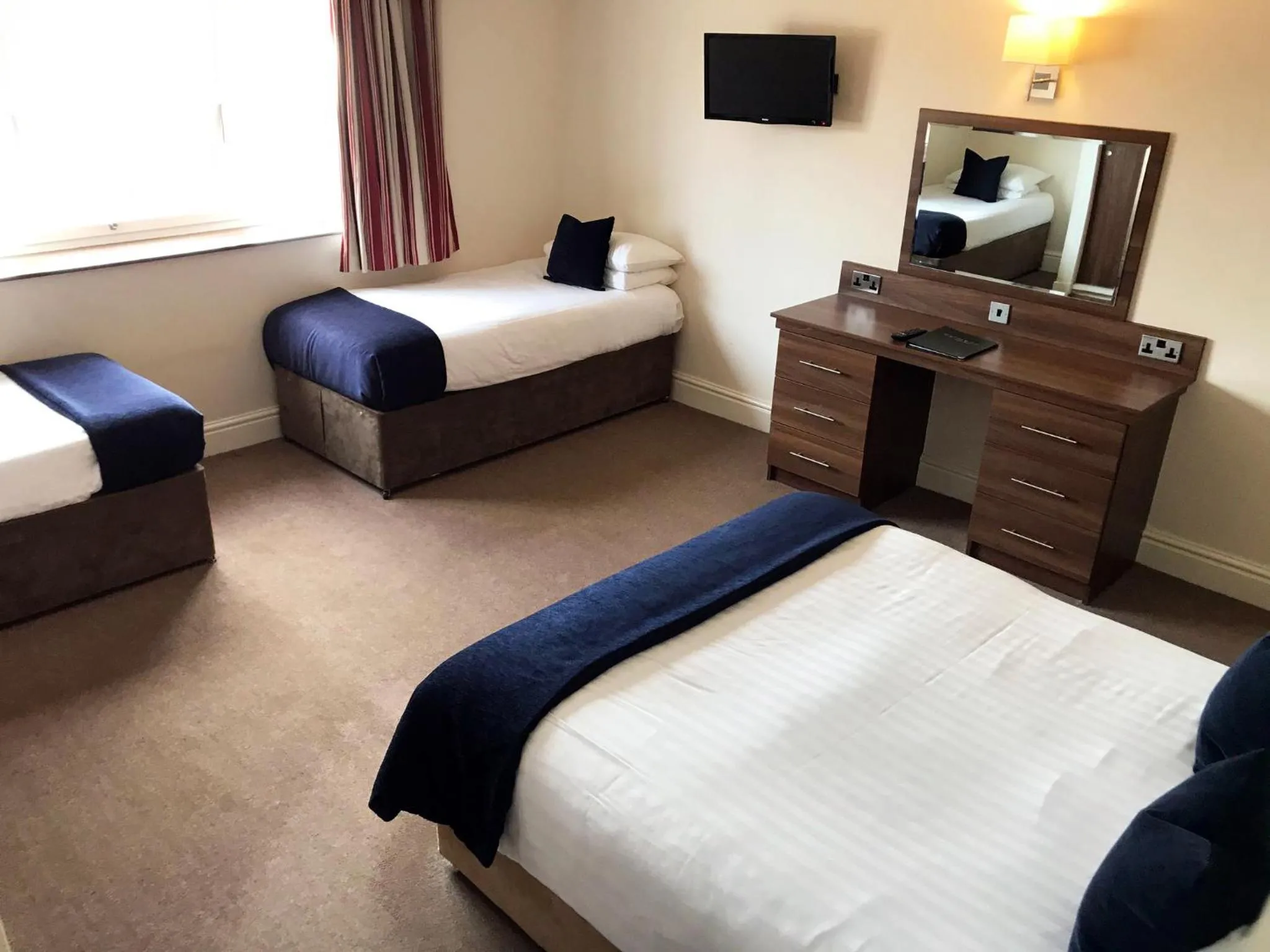 Bed in Dalmeny Hotel