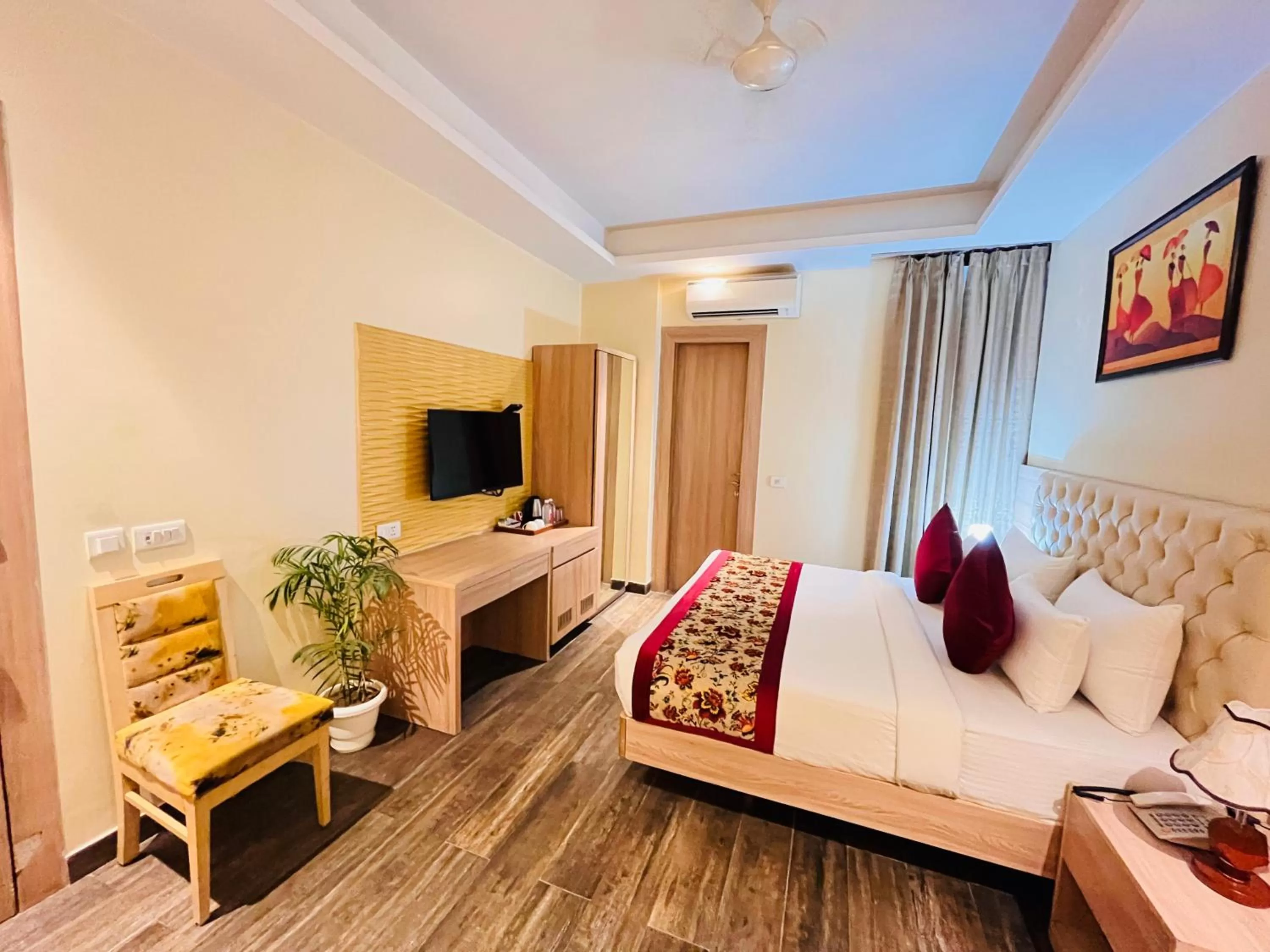 Bed in Hotel Banz near Delhi Airport