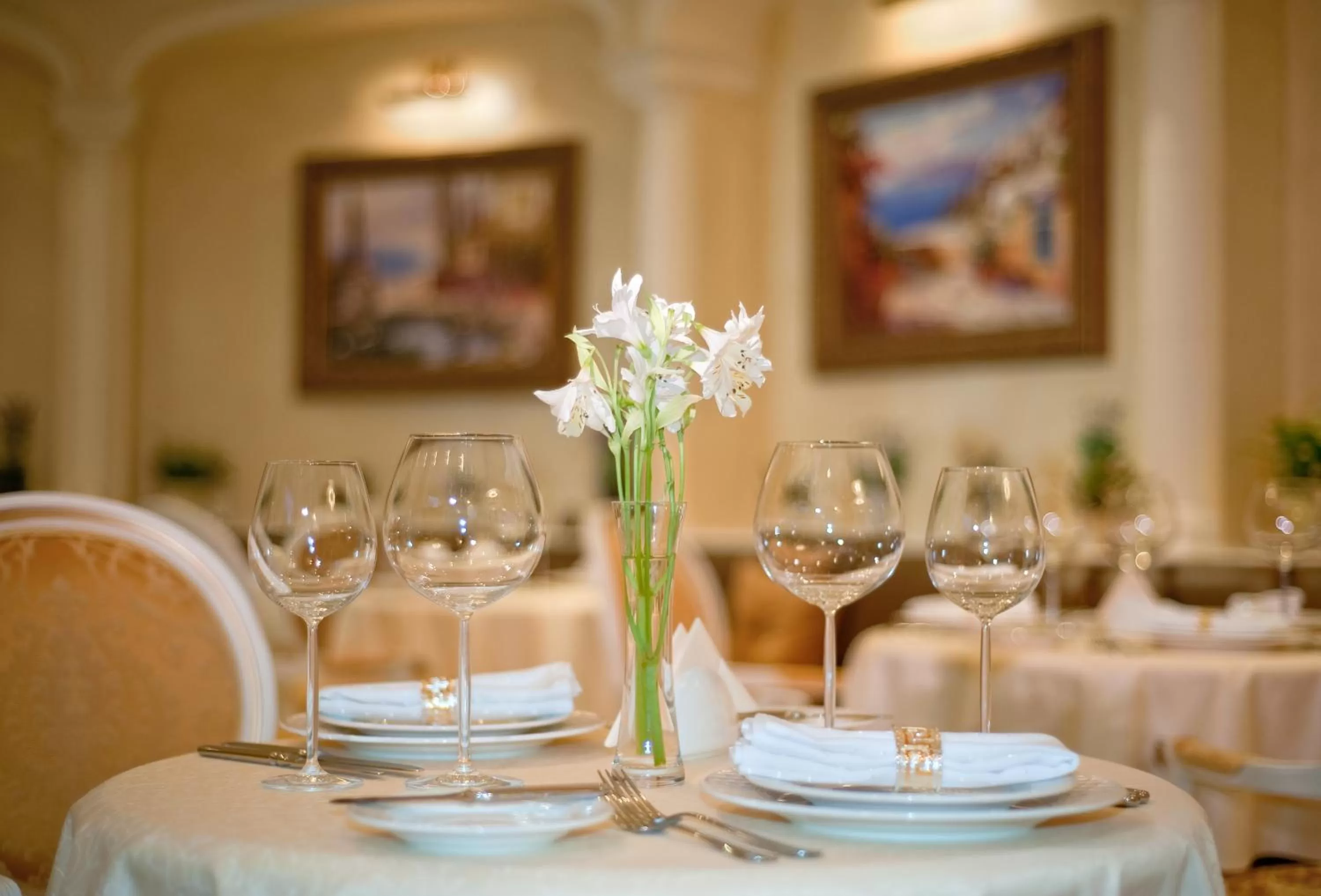 Restaurant/places to eat in Villa Le Premier - Maestro