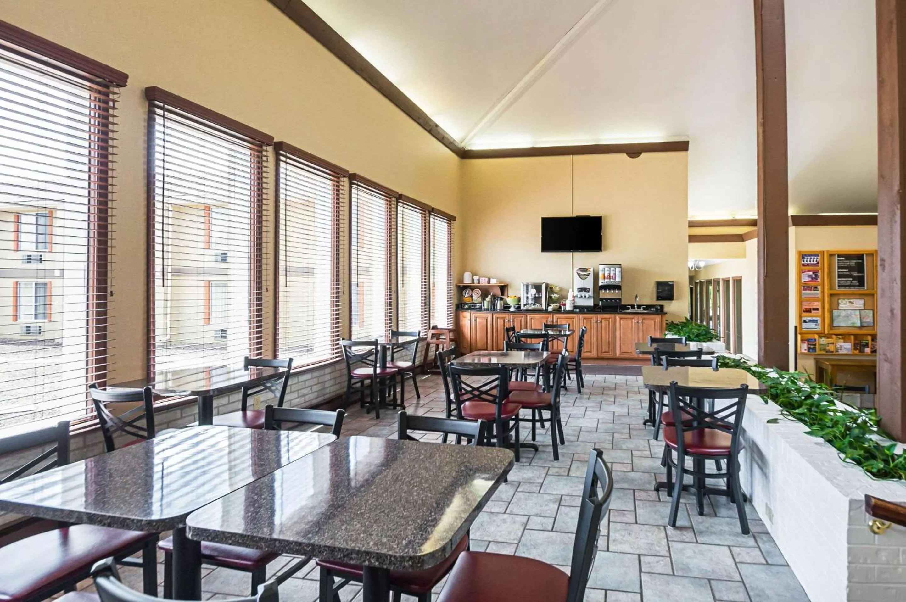 Restaurant/places to eat in Quality Inn & Suites Frostburg-Cumberland