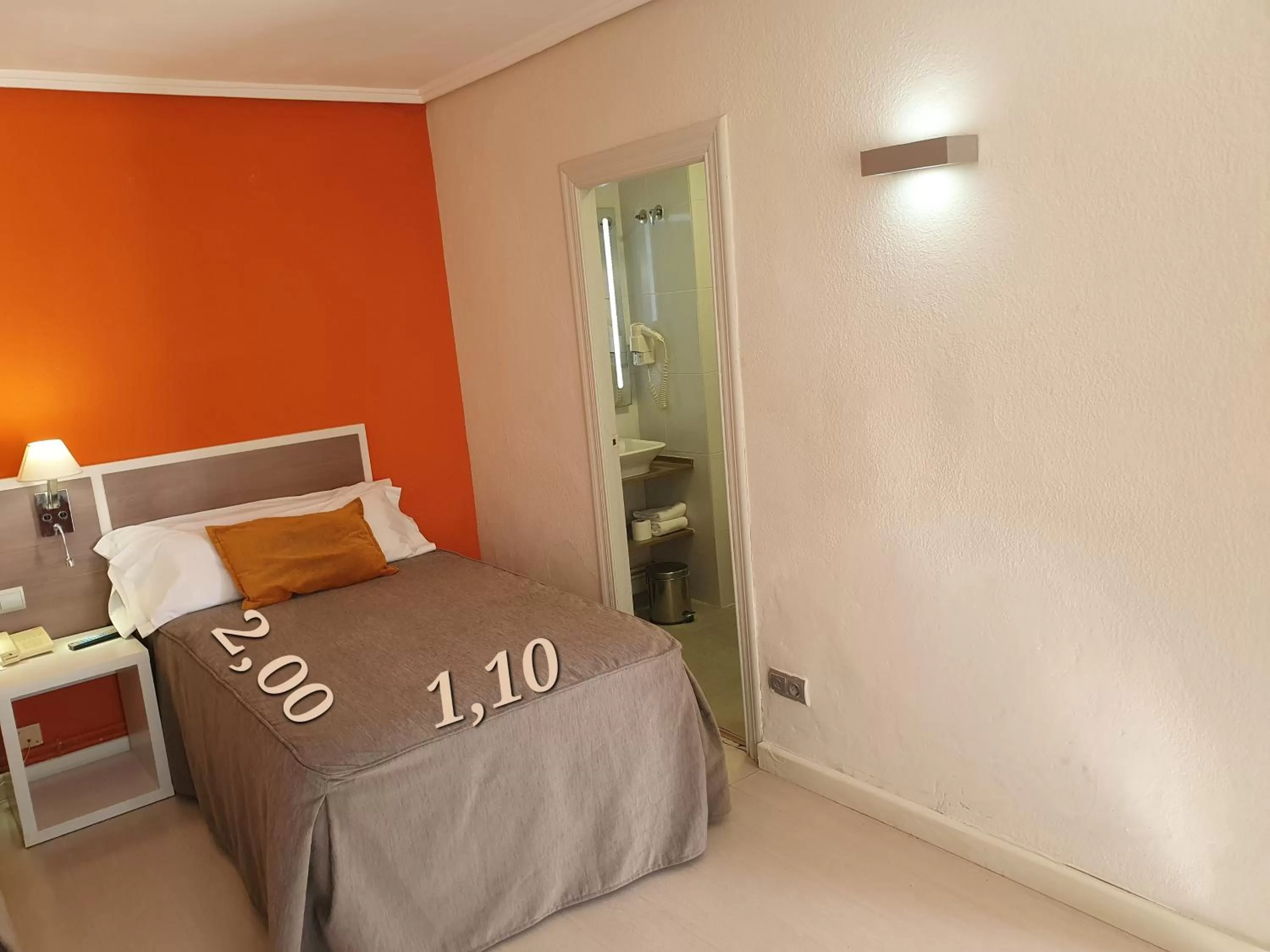 Decorative detail, Bed in Hotel La Carreta