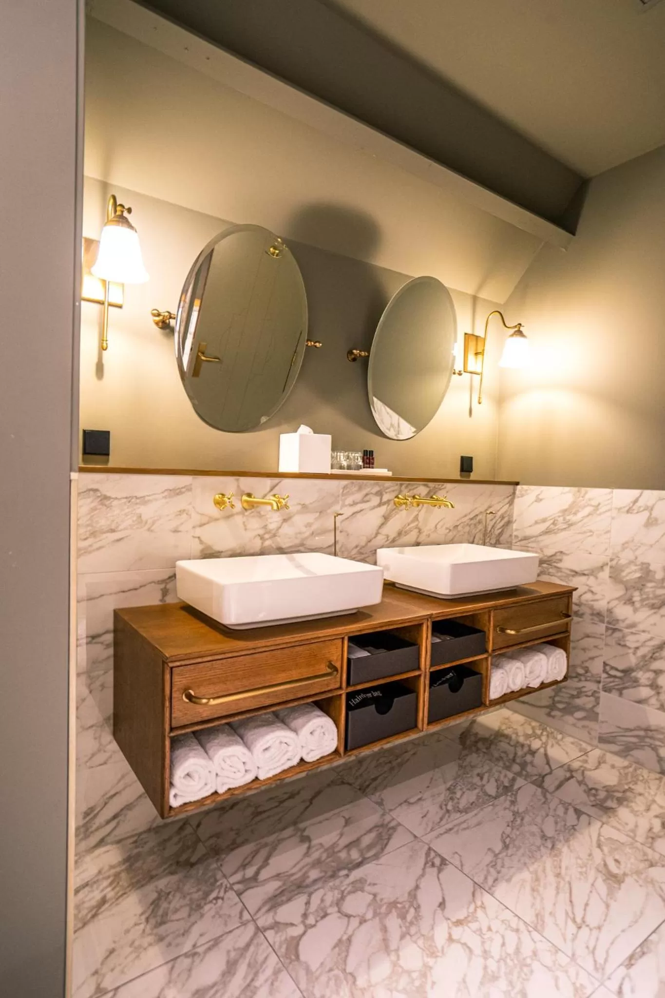 Bathroom in The Collector