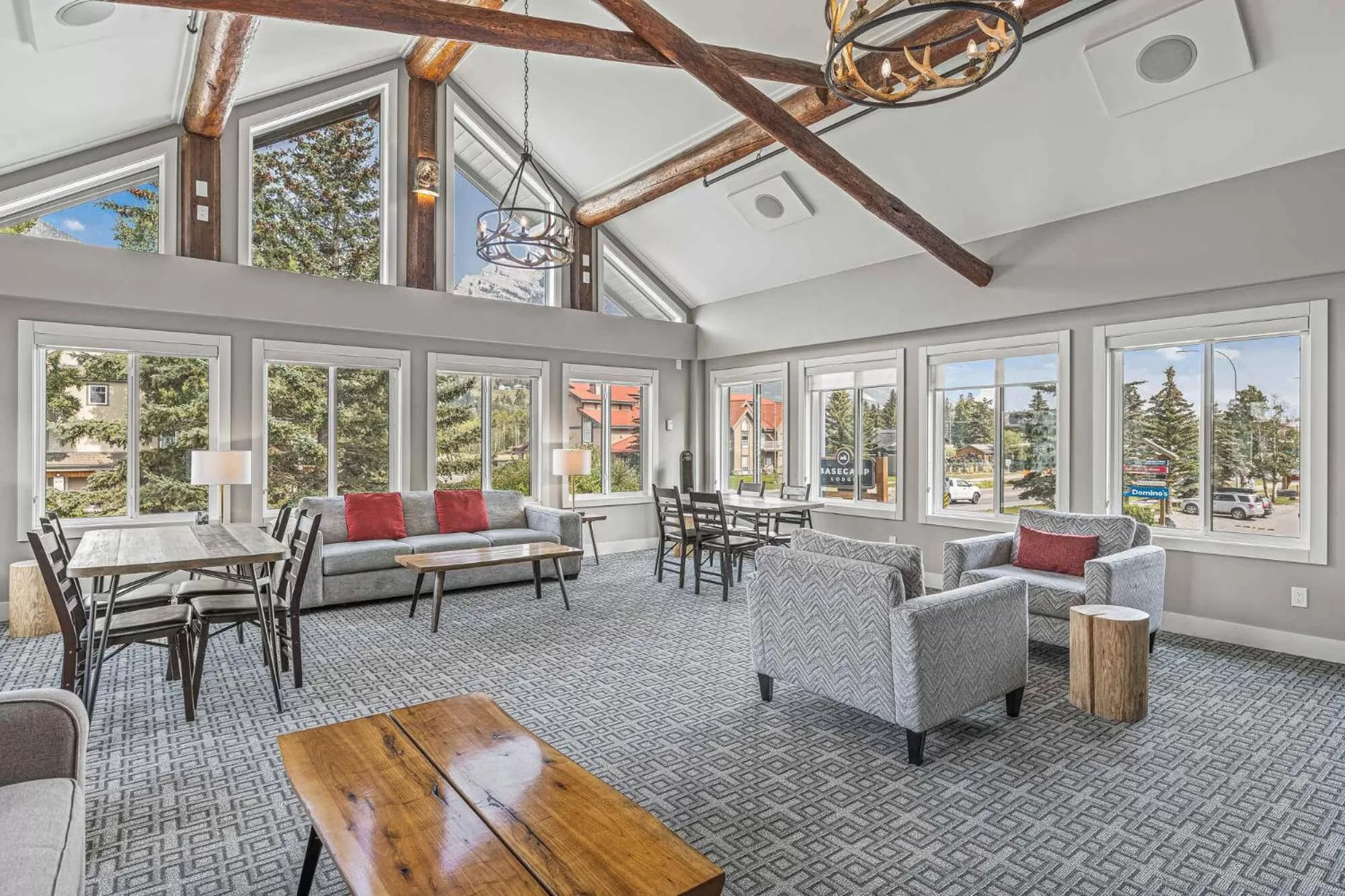 Communal lounge/ TV room in Basecamp Lodge Canmore