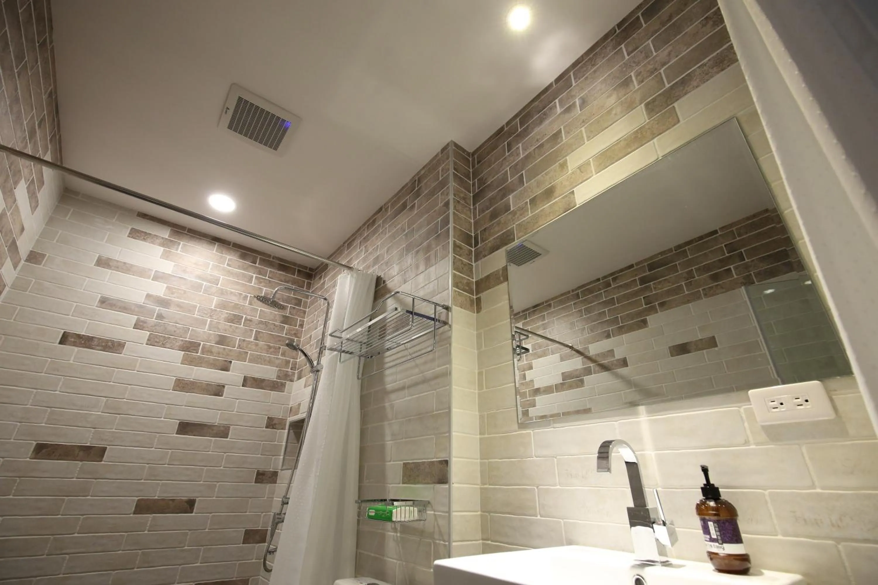 指南針民宿2178 & 工殿民宿2182