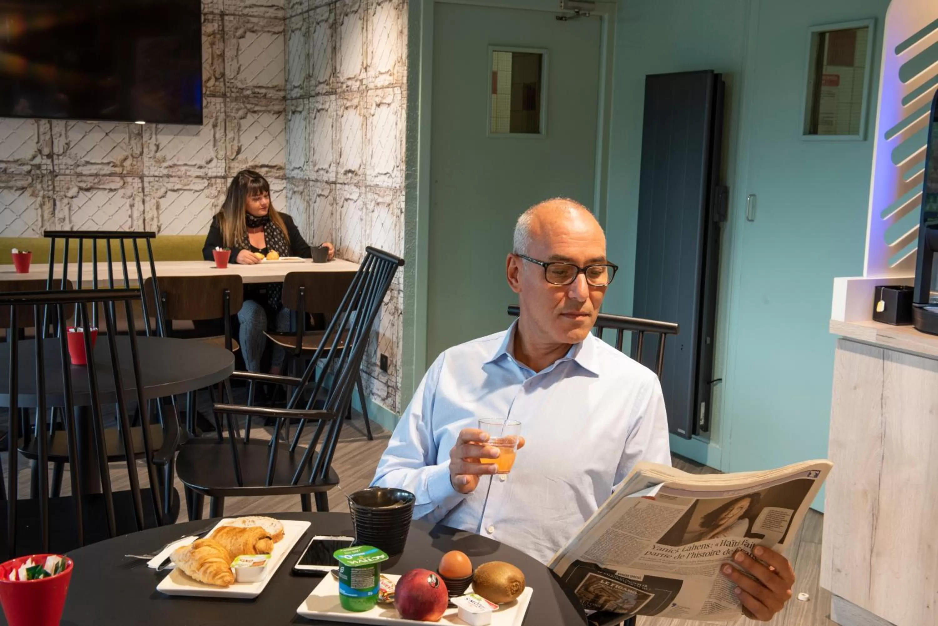 Restaurant/places to eat in ibis Creil Sur Oise