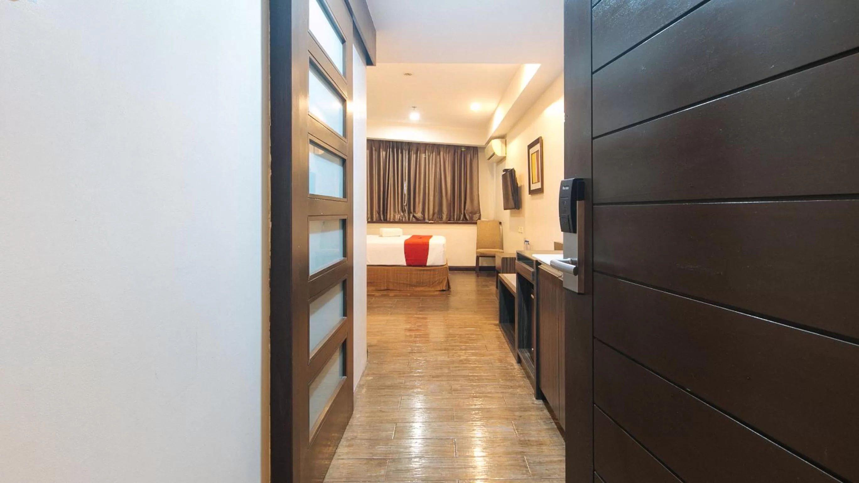 Photo of the whole room, Bed in RedDoorz Premium @ West Avenue Quezon City