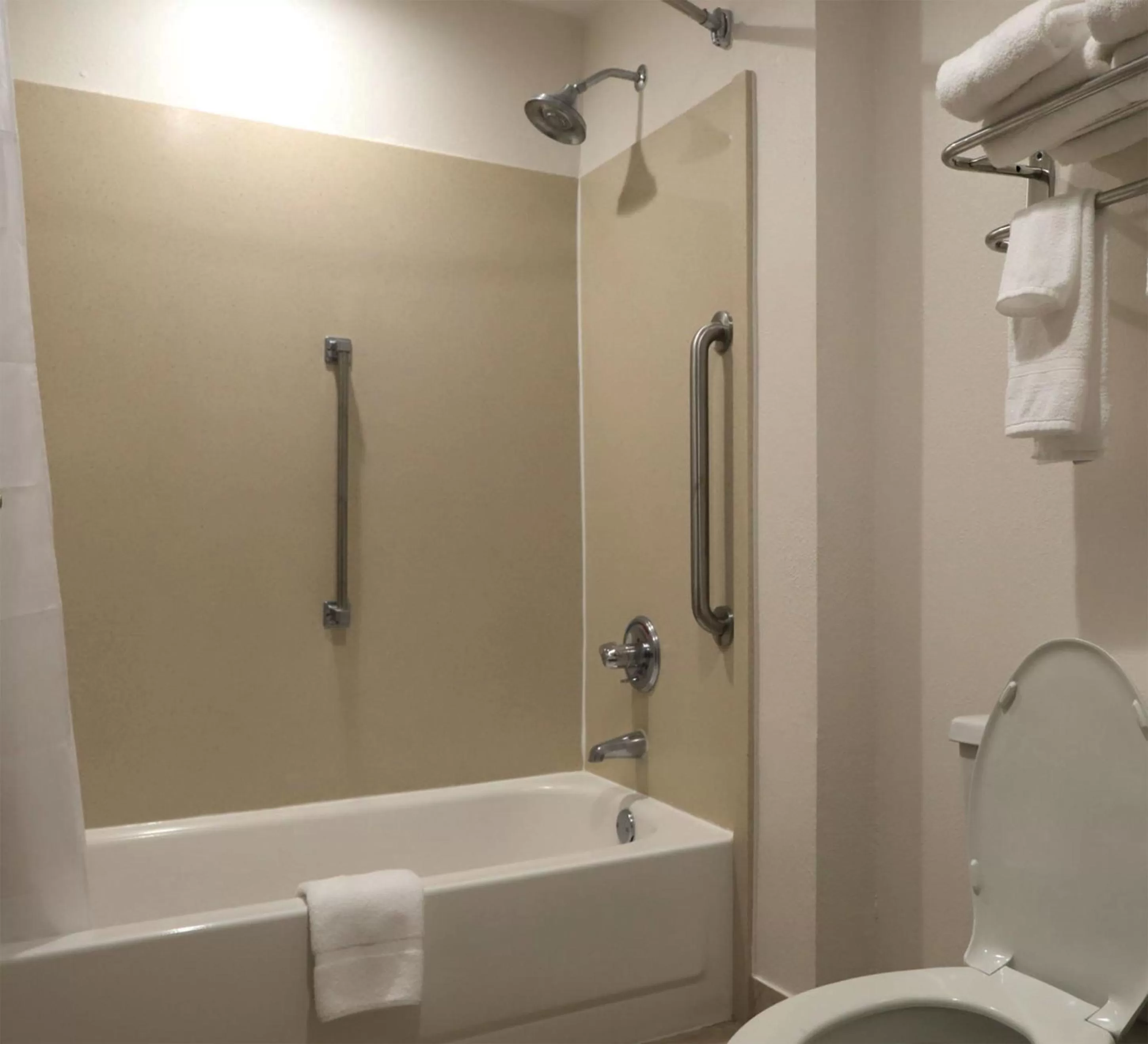 Bathroom in Wingate by Wyndham Jackson Ridgeland