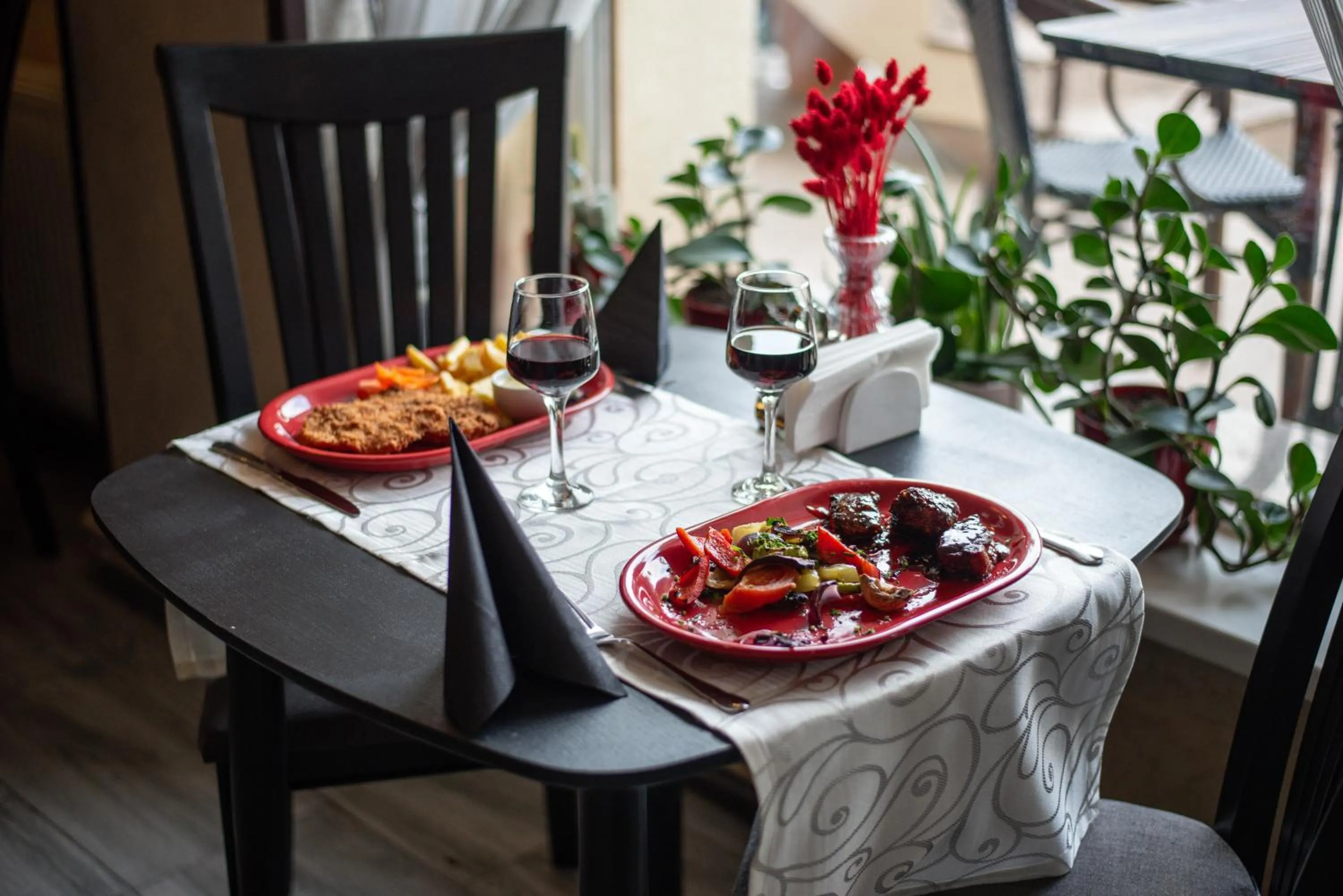 Restaurant/places to eat in Hotel Marea Neagra